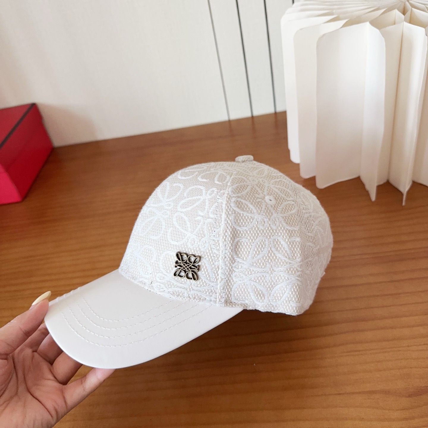 Loewe hat