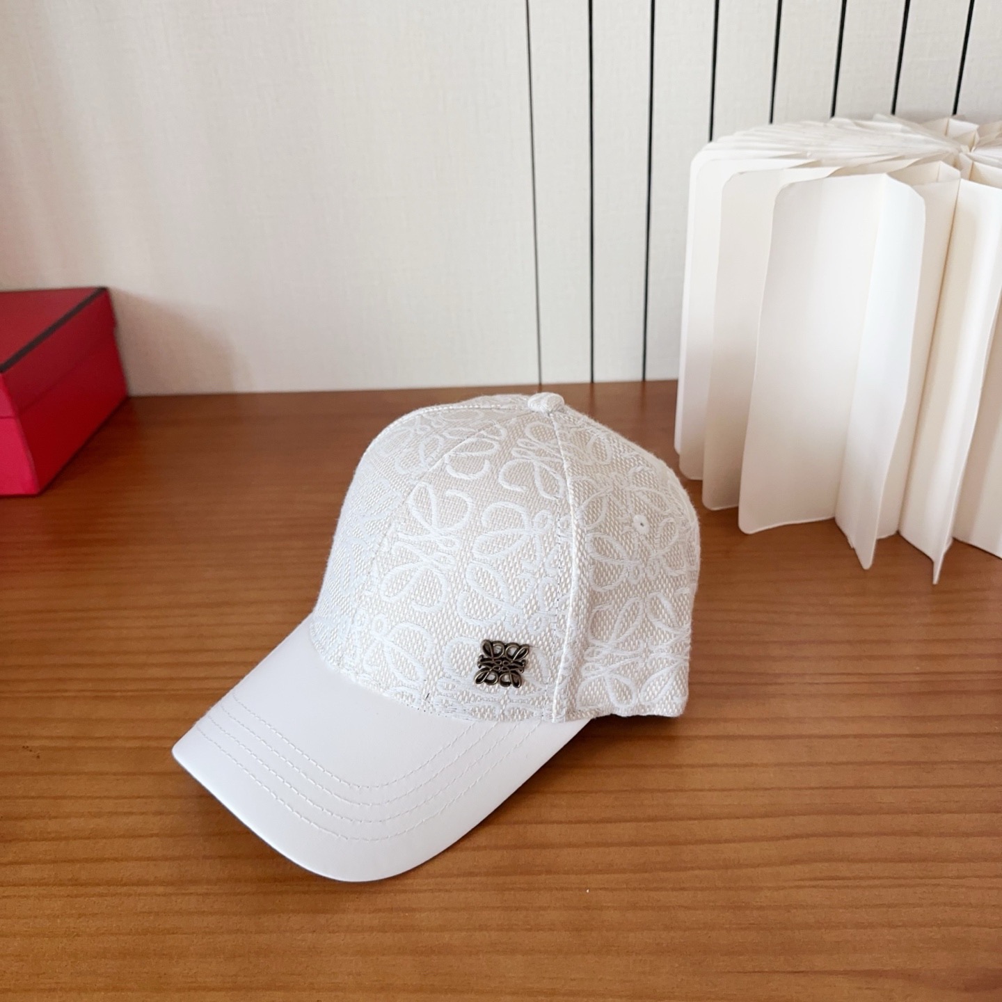 Loewe hat