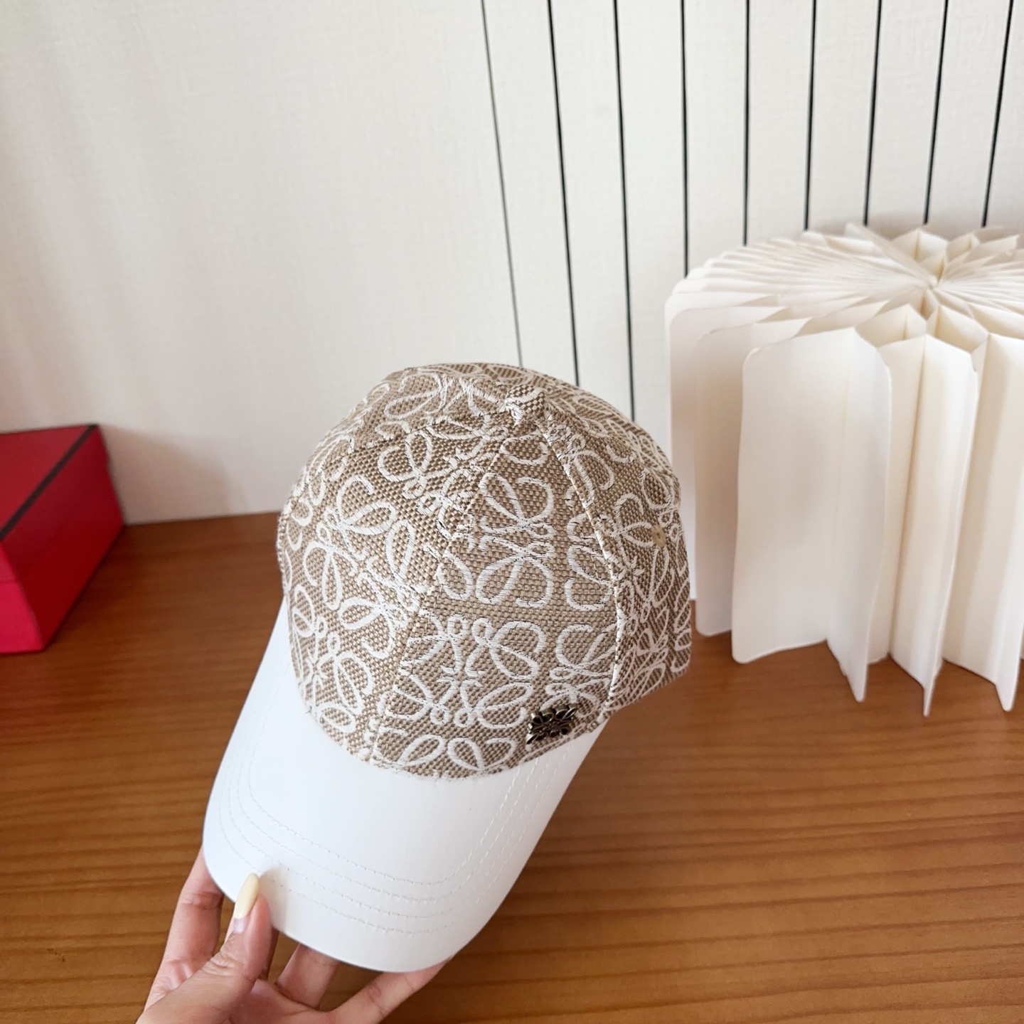 Loewe hat