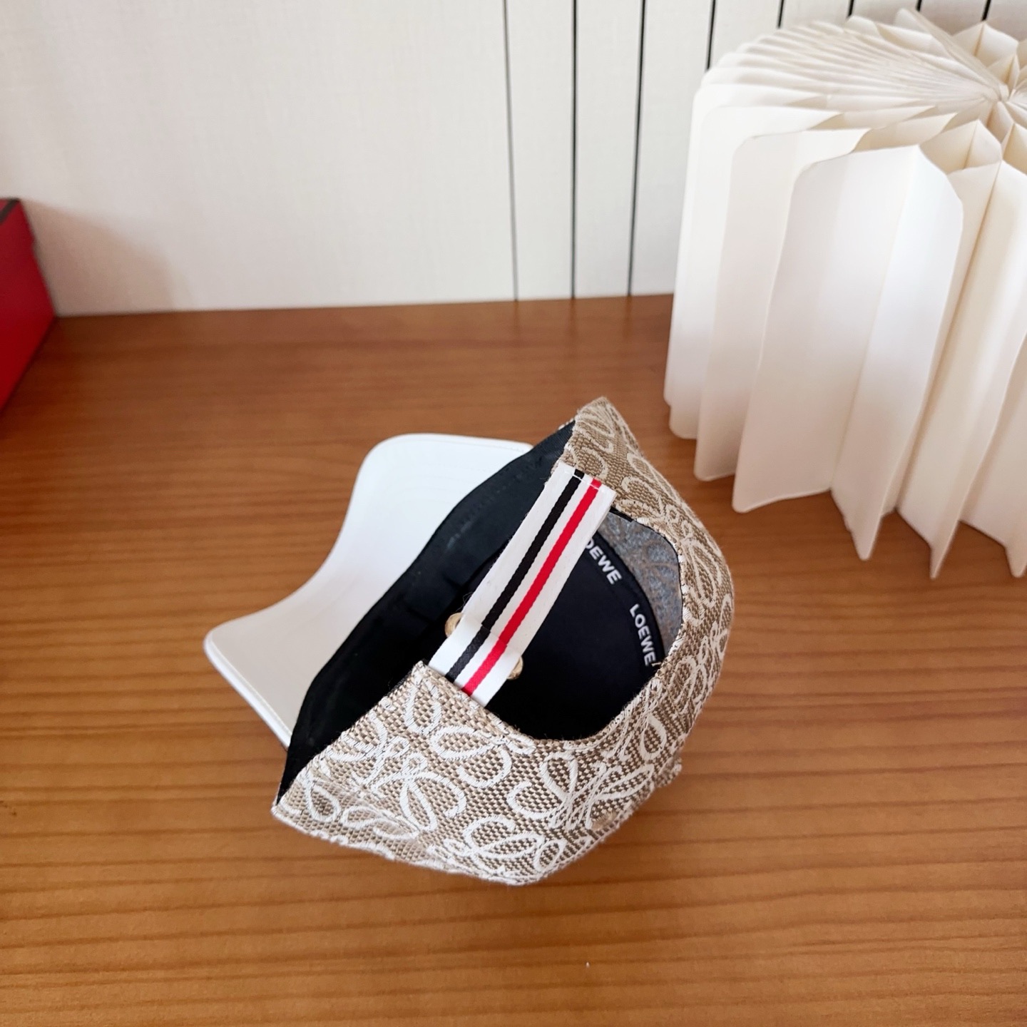 Loewe hat