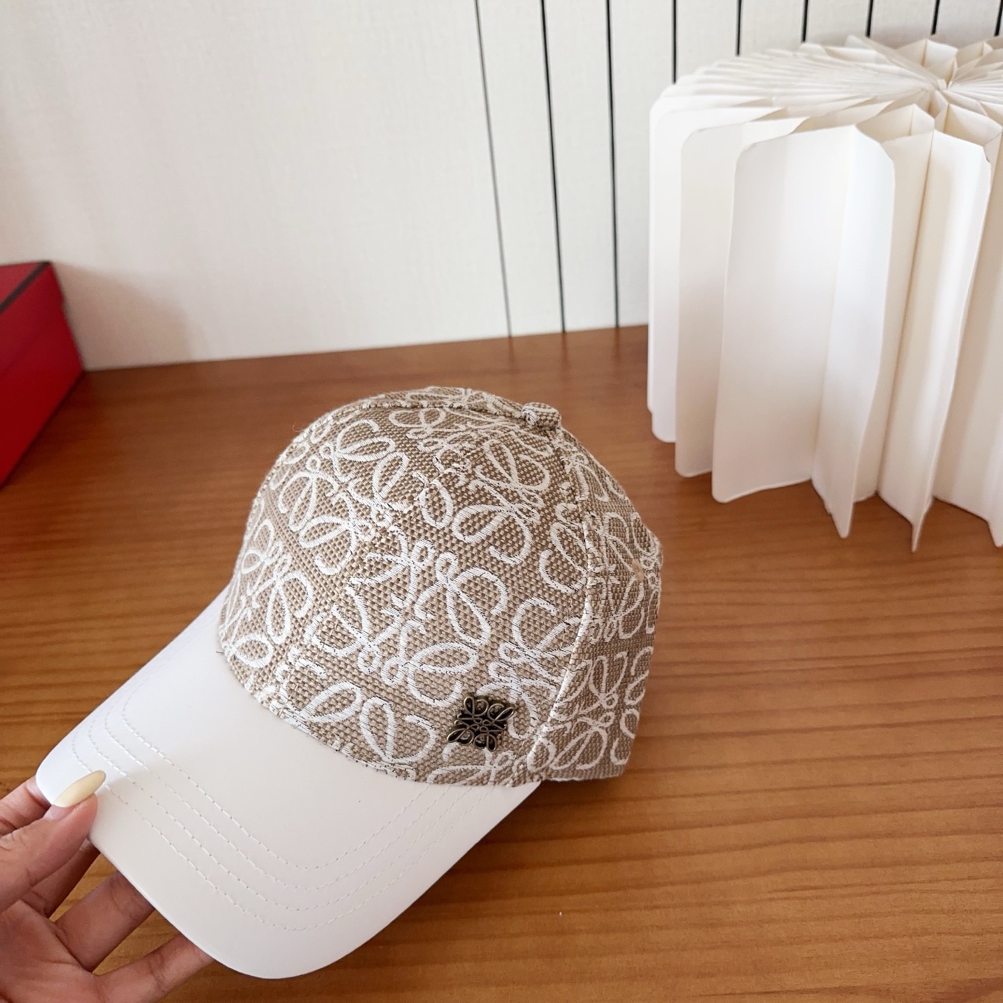 Loewe hat