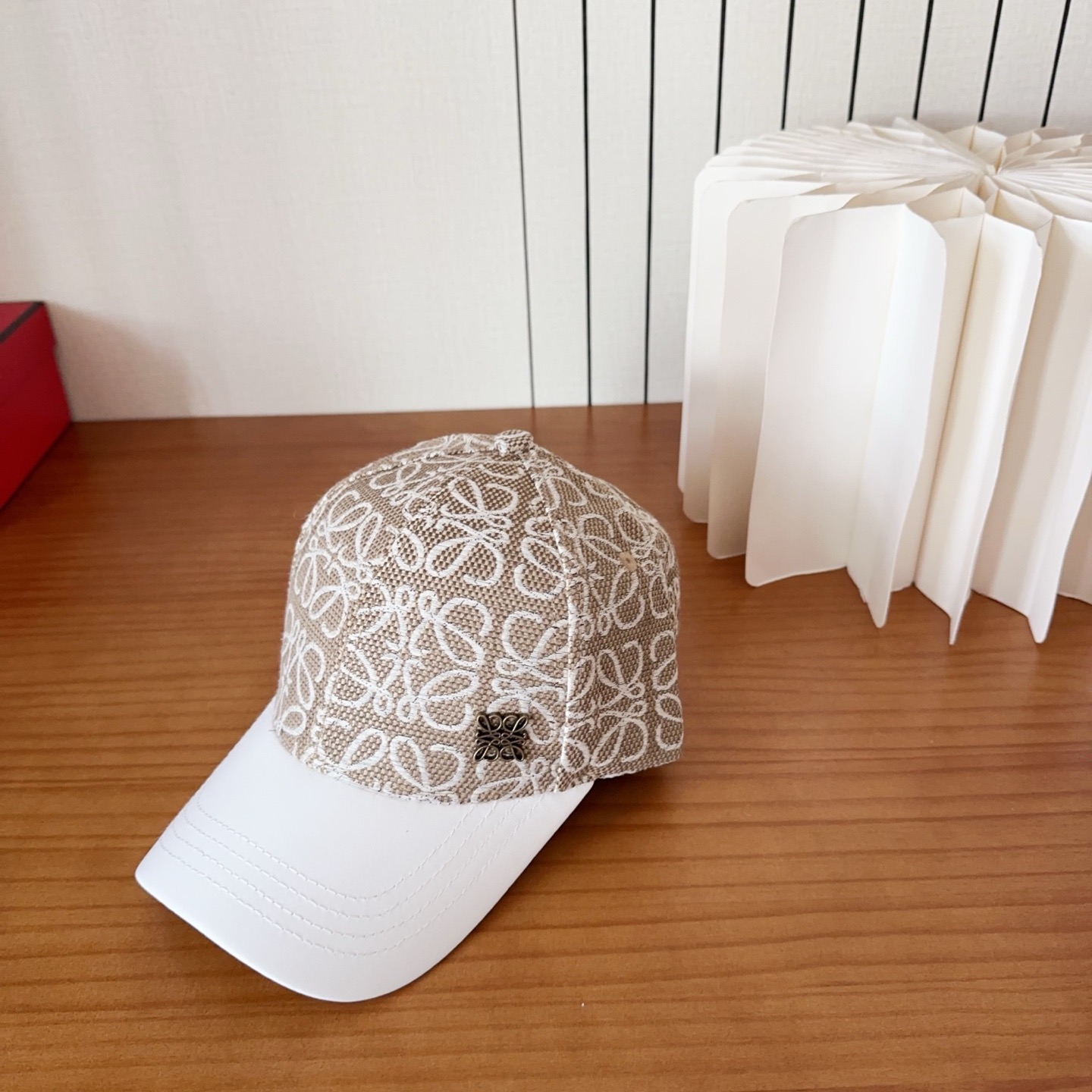 Loewe hat