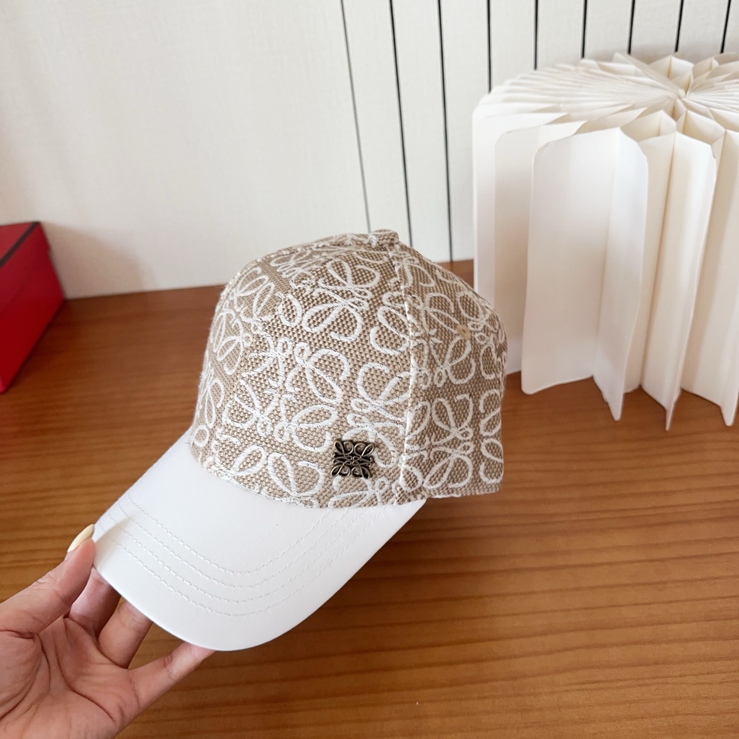 Loewe hat