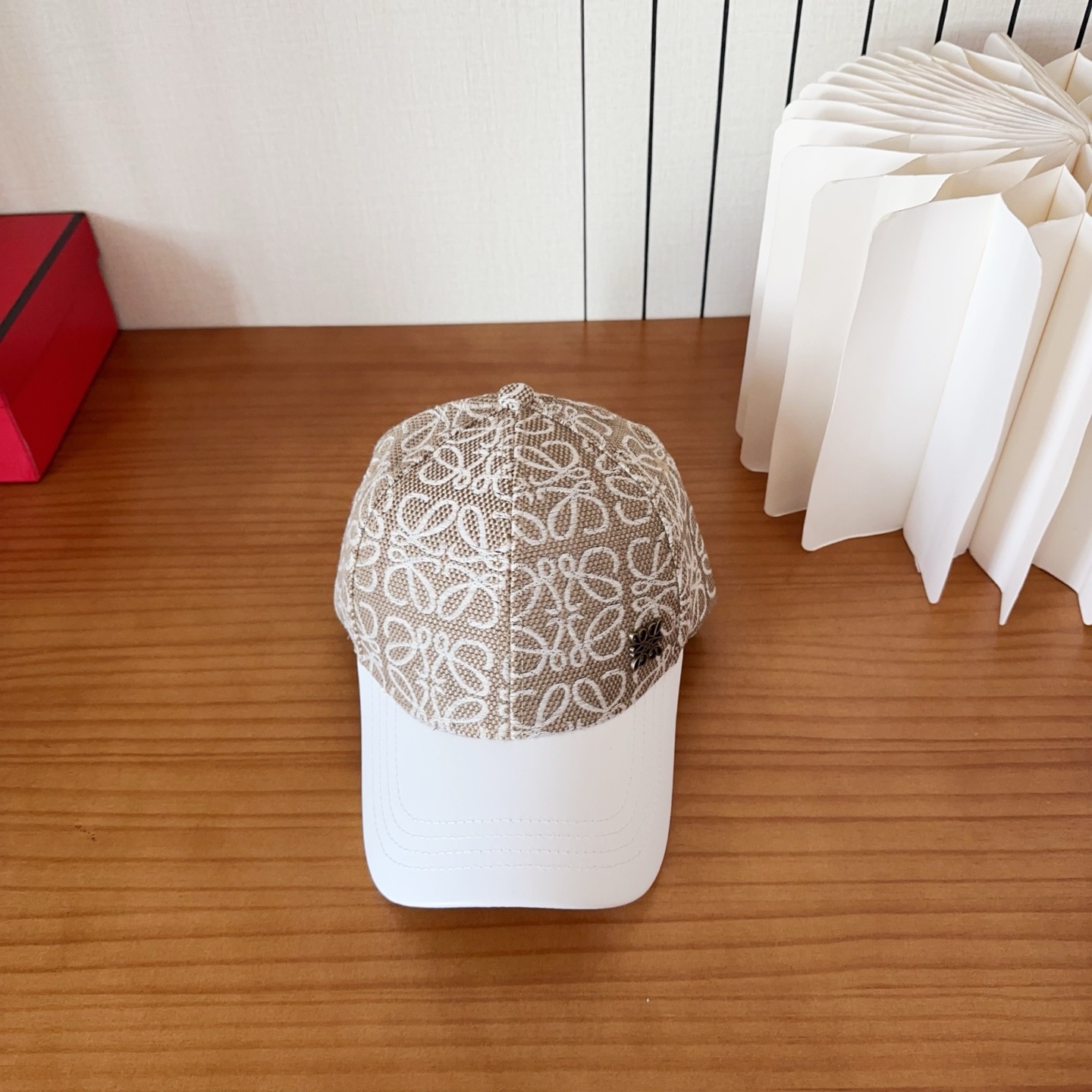 Loewe hat