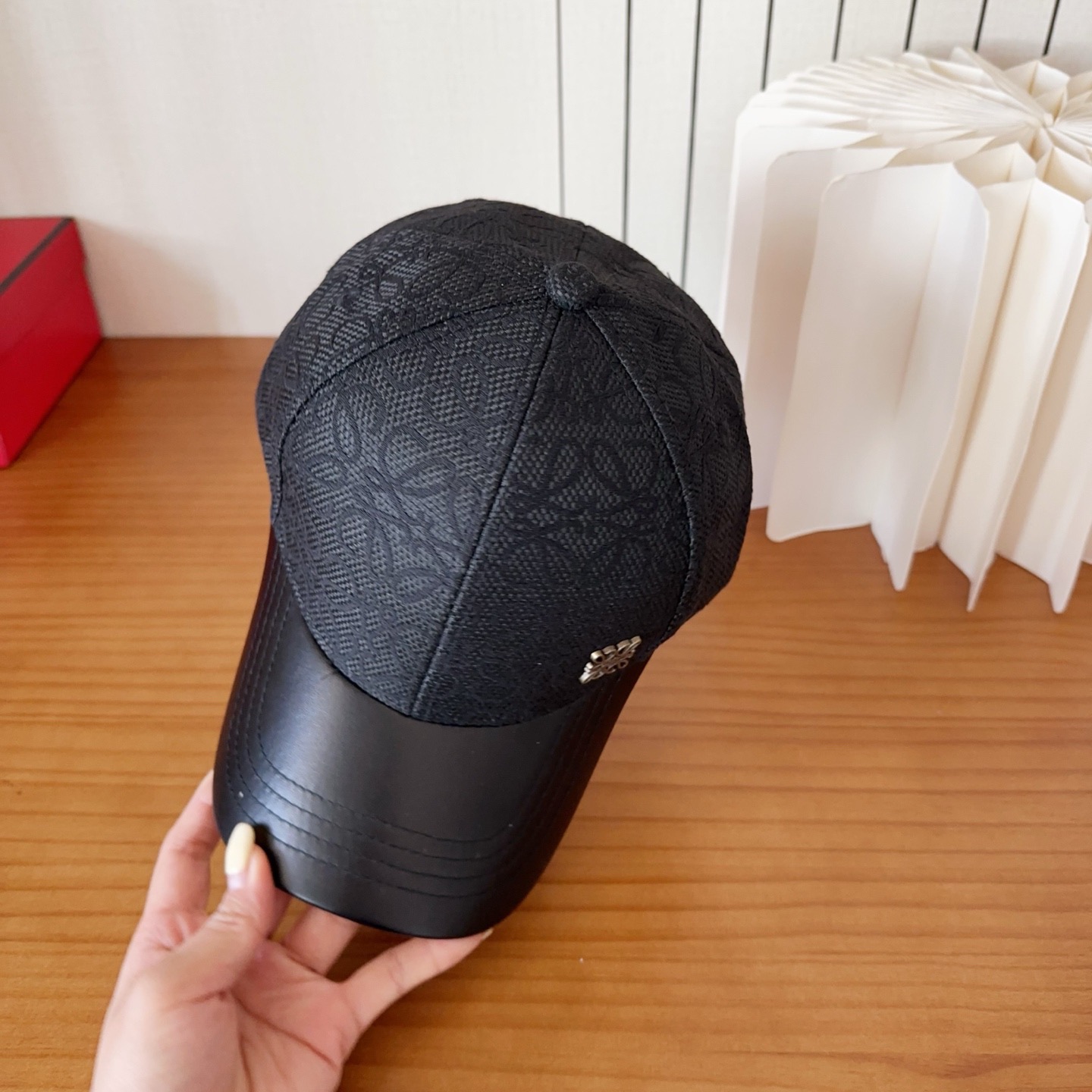 Loewe hat