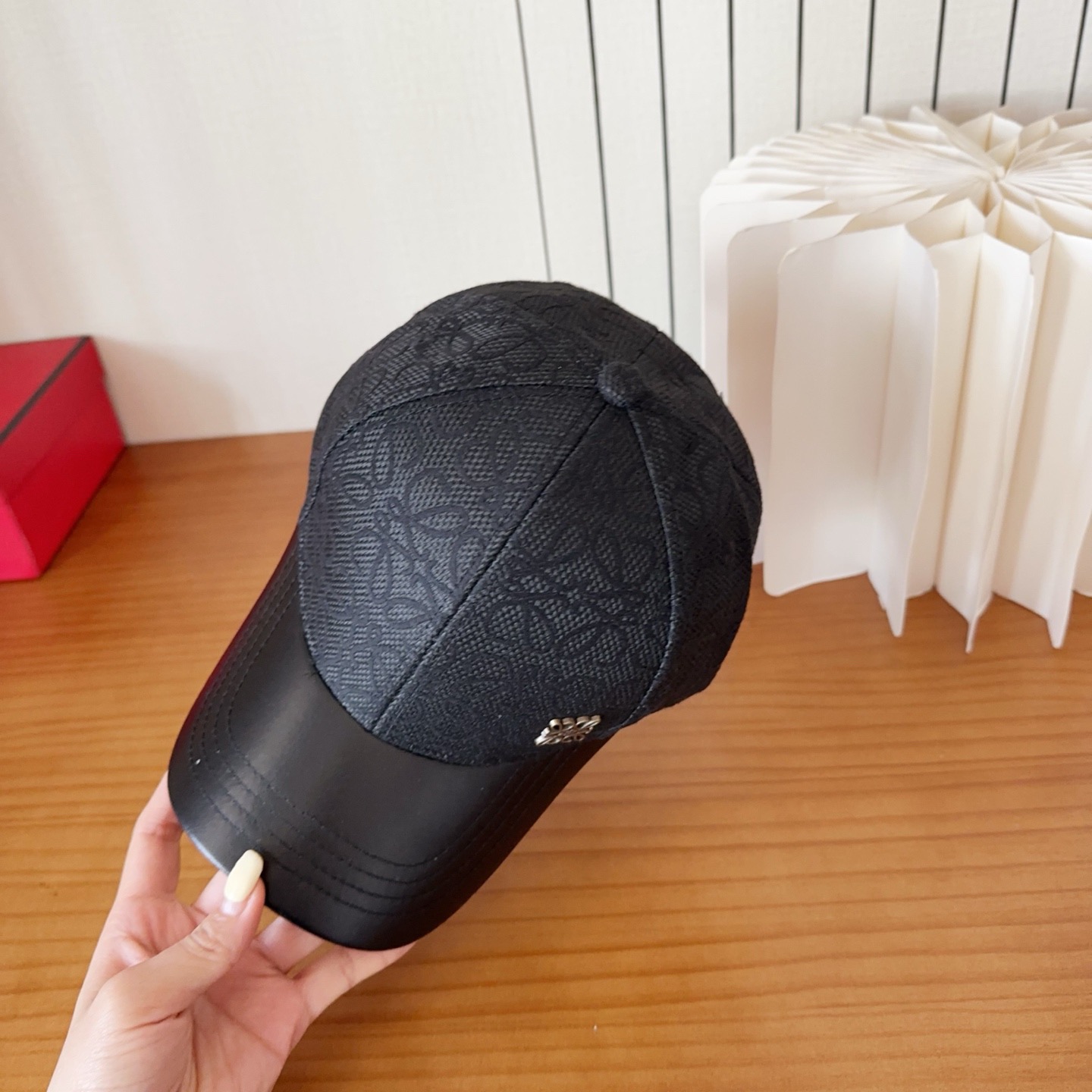 Loewe hat