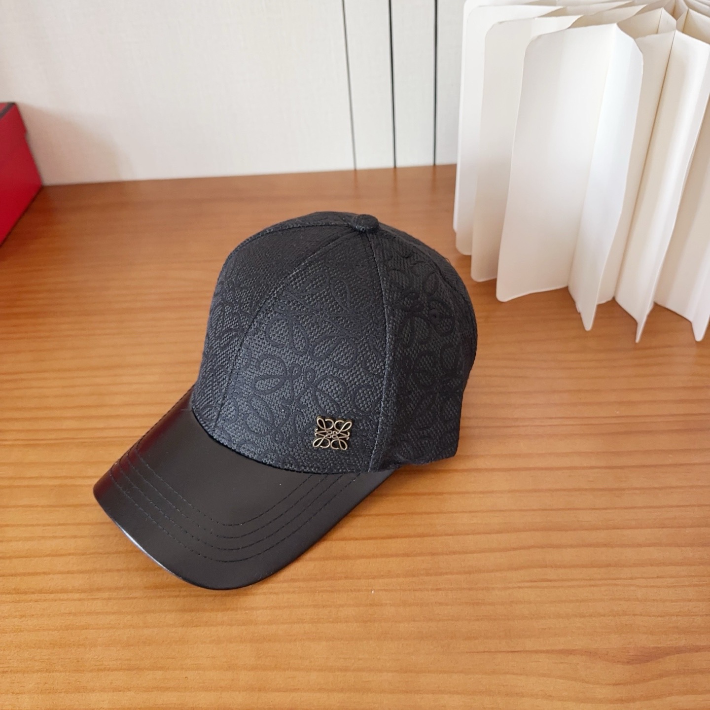 Loewe hat