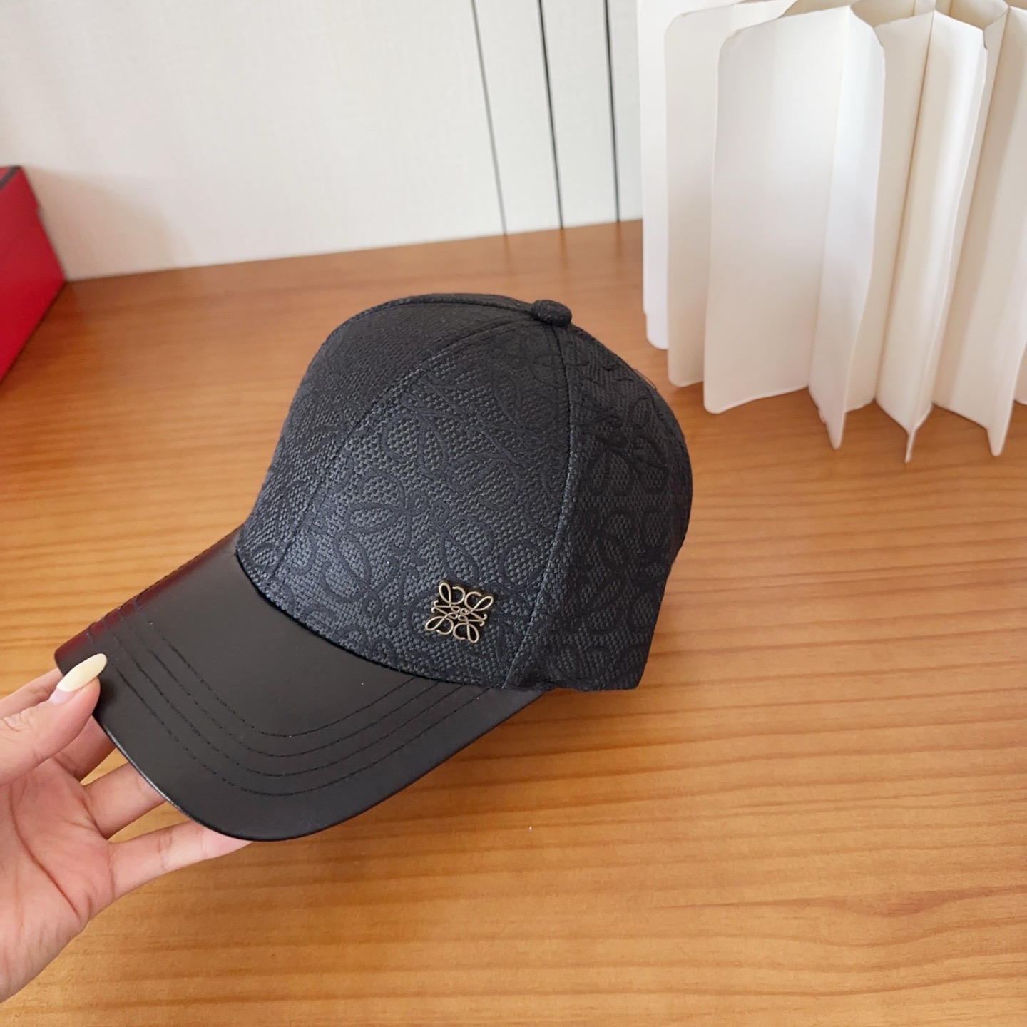 Loewe hat