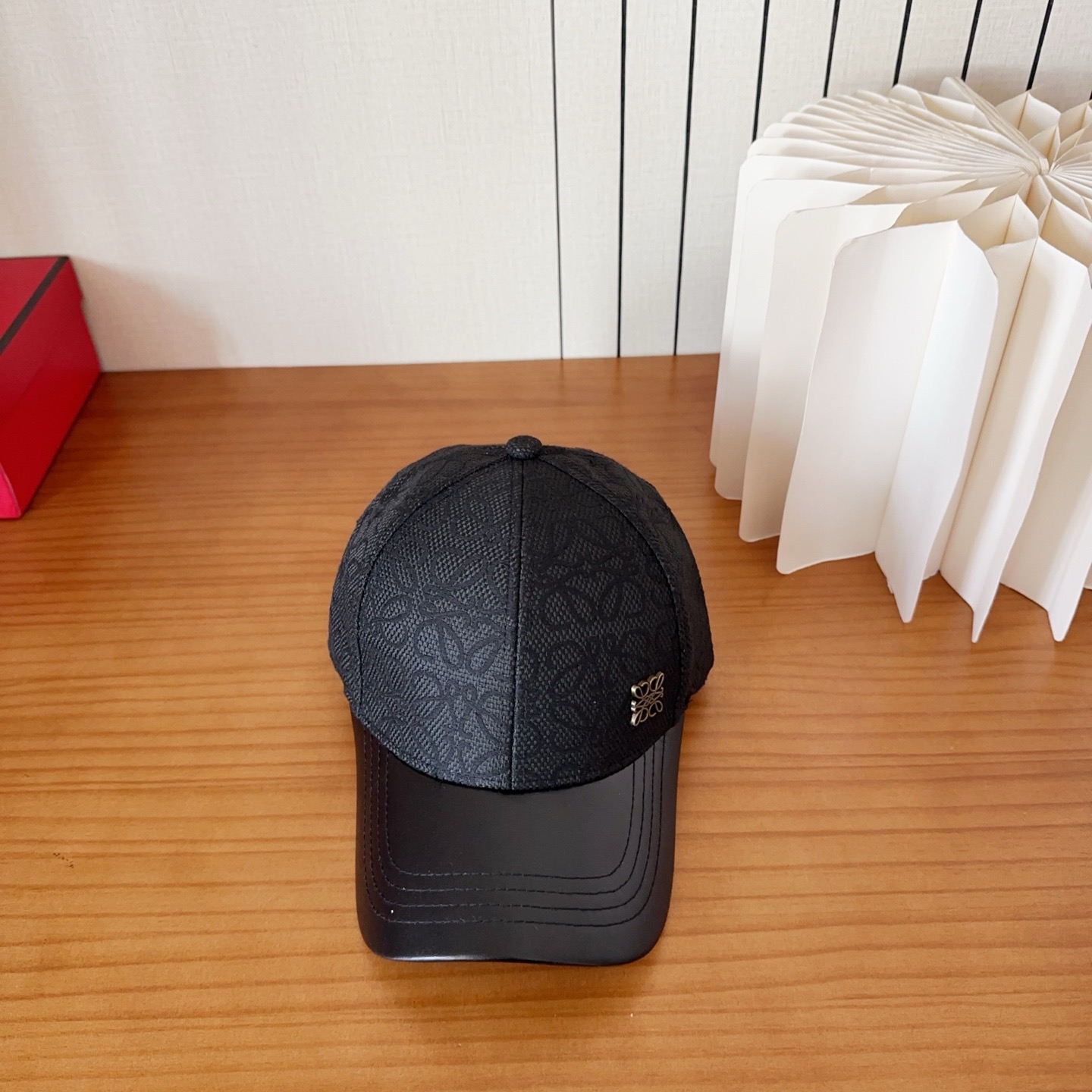 Loewe hat