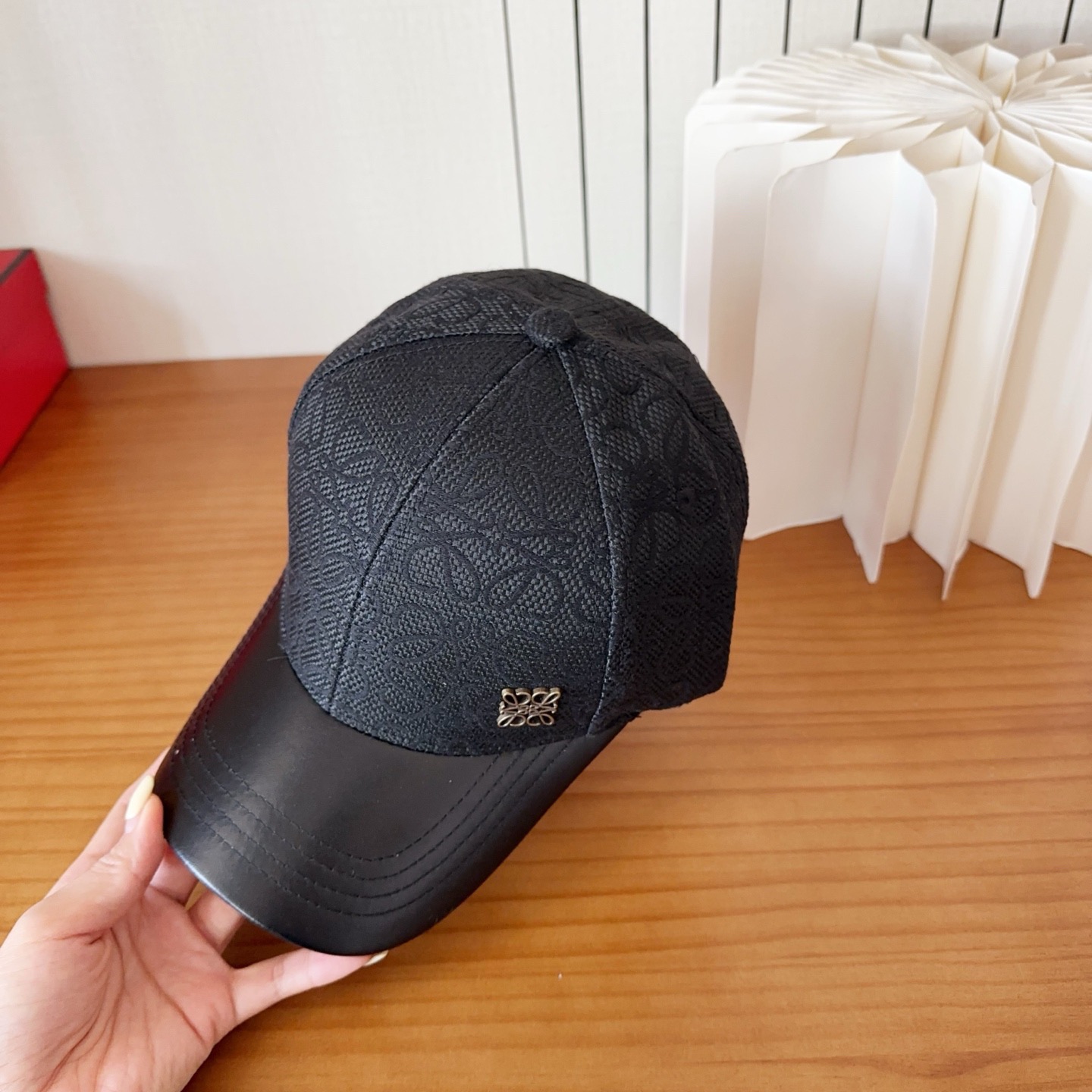 Loewe hat