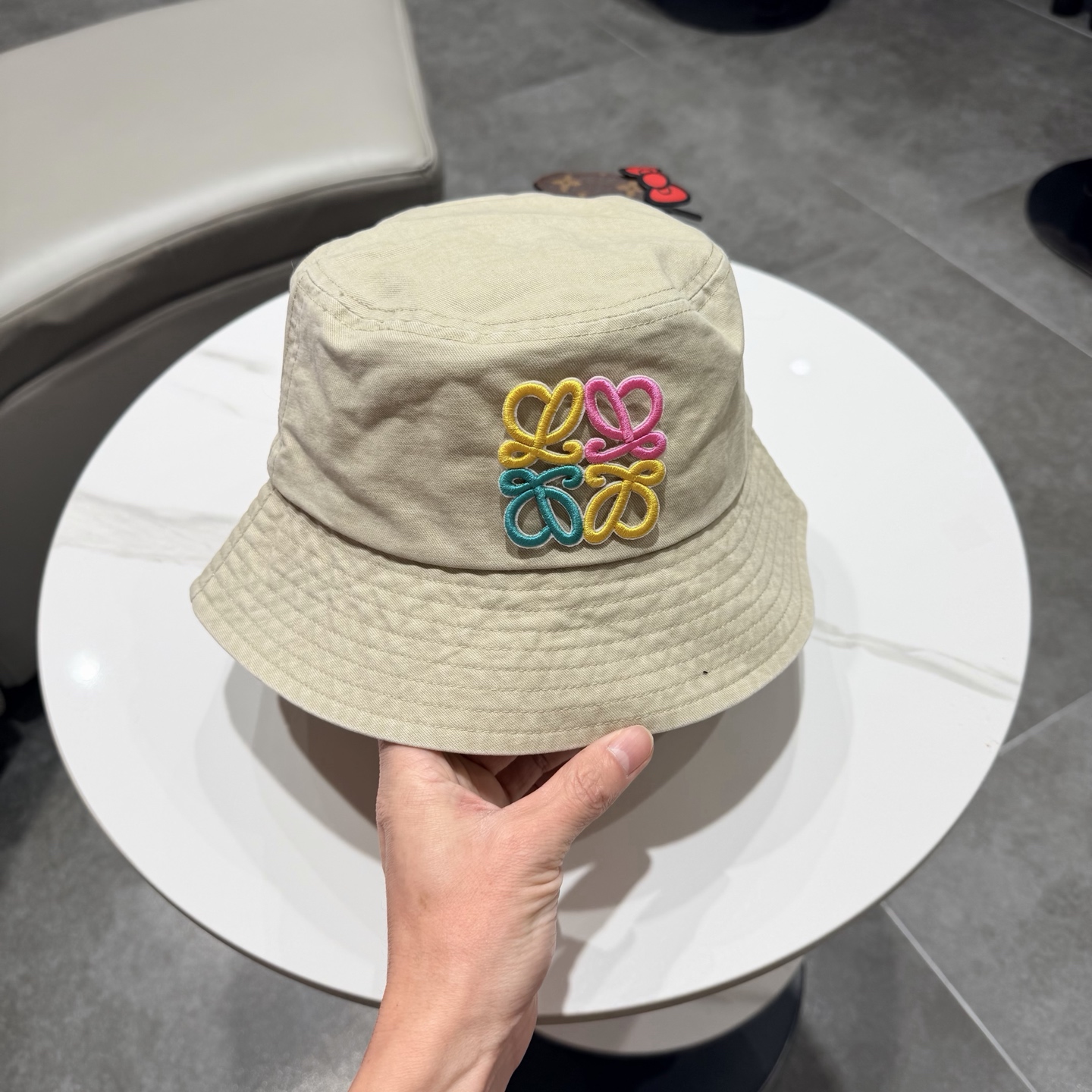 Loewe hat