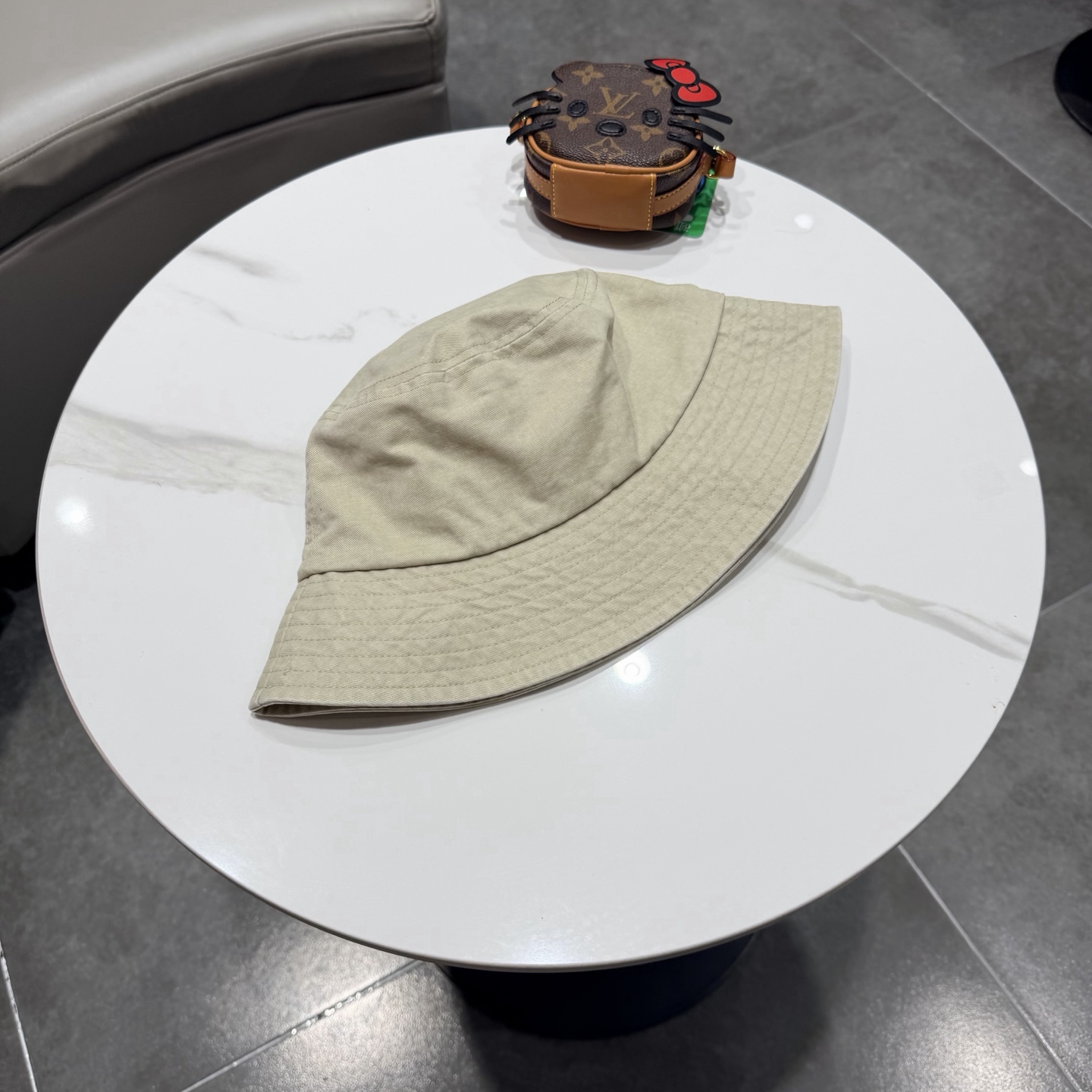 Loewe hat