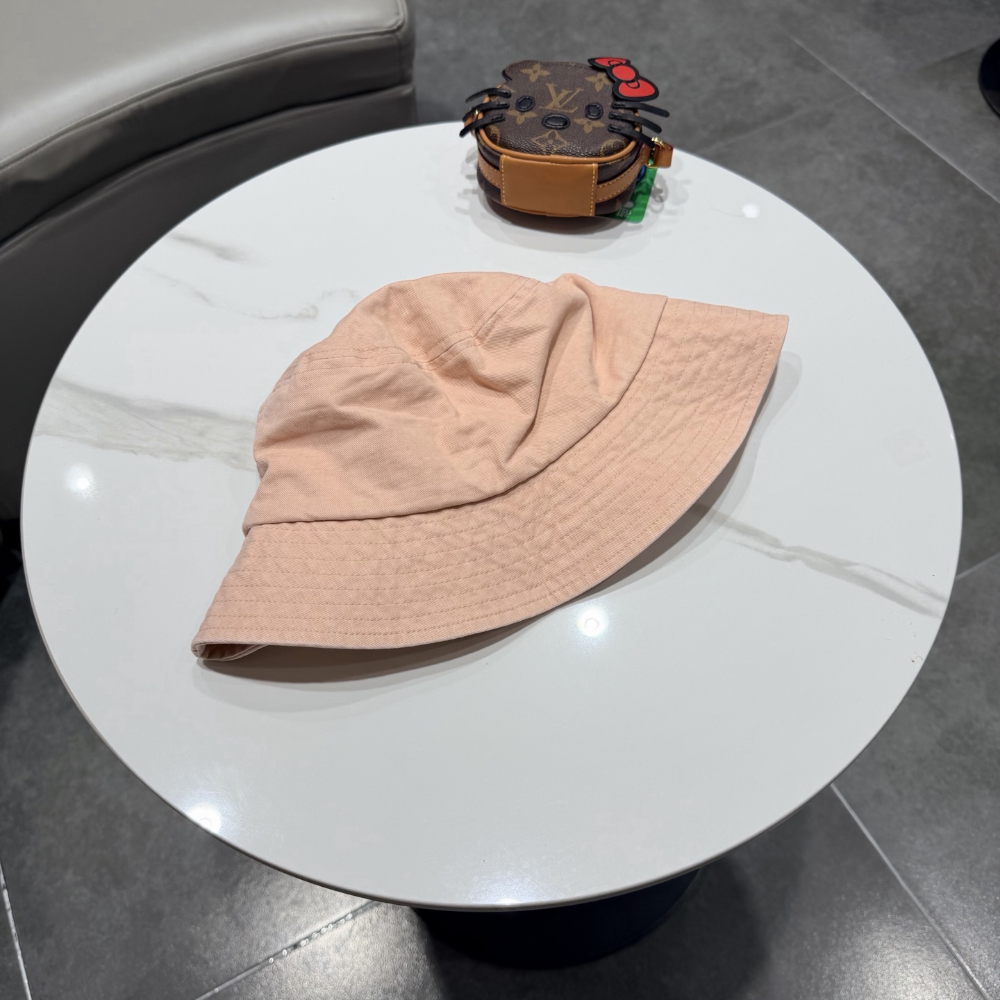 Loewe hat