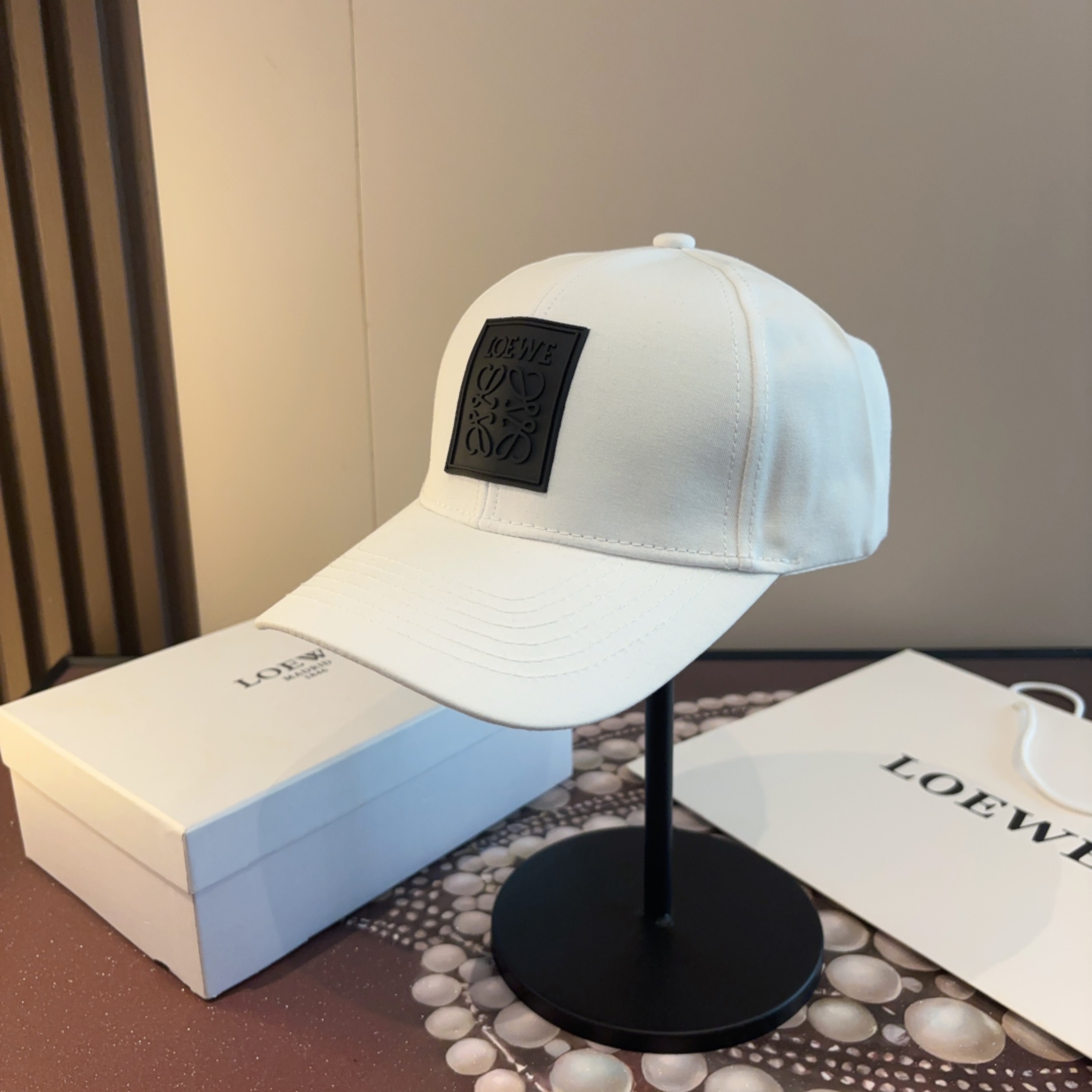Loewe hat