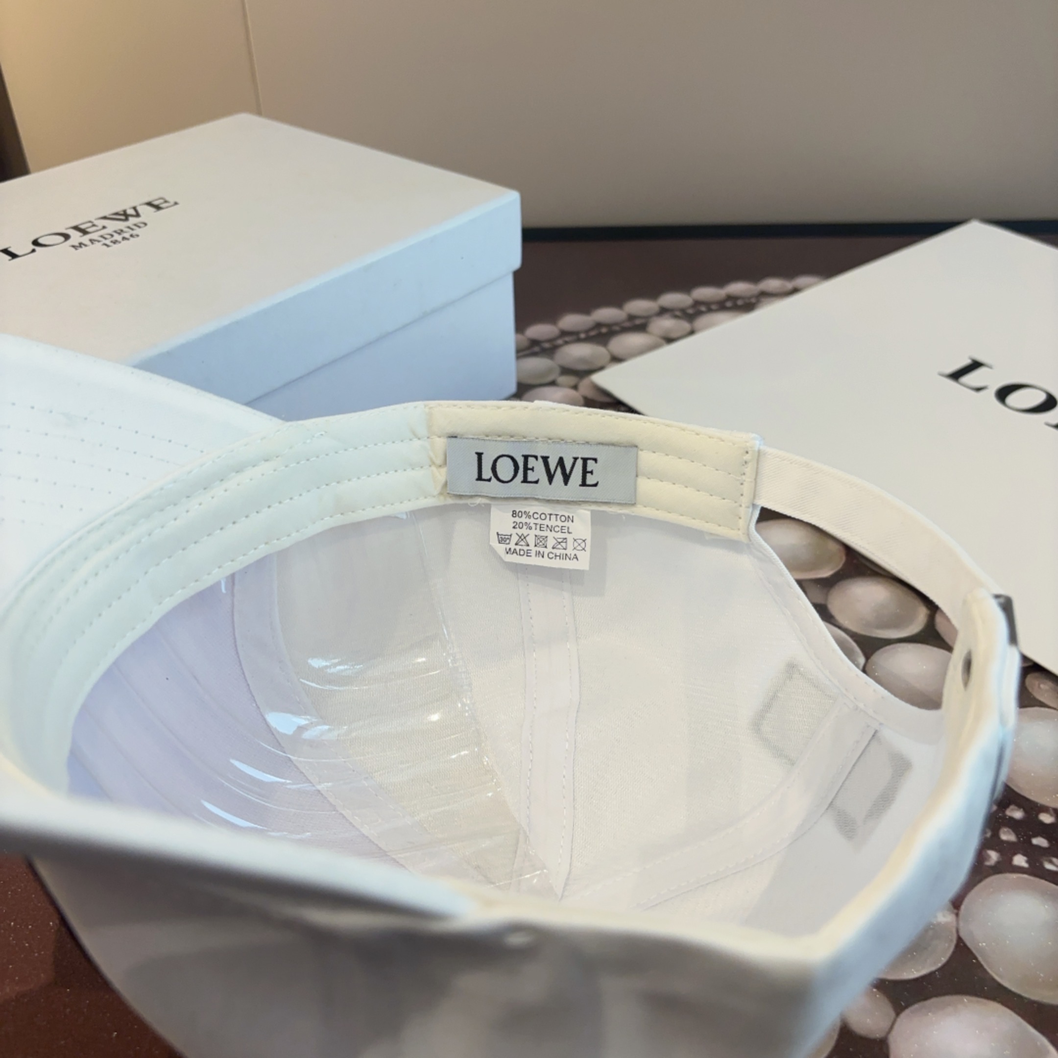 Loewe hat