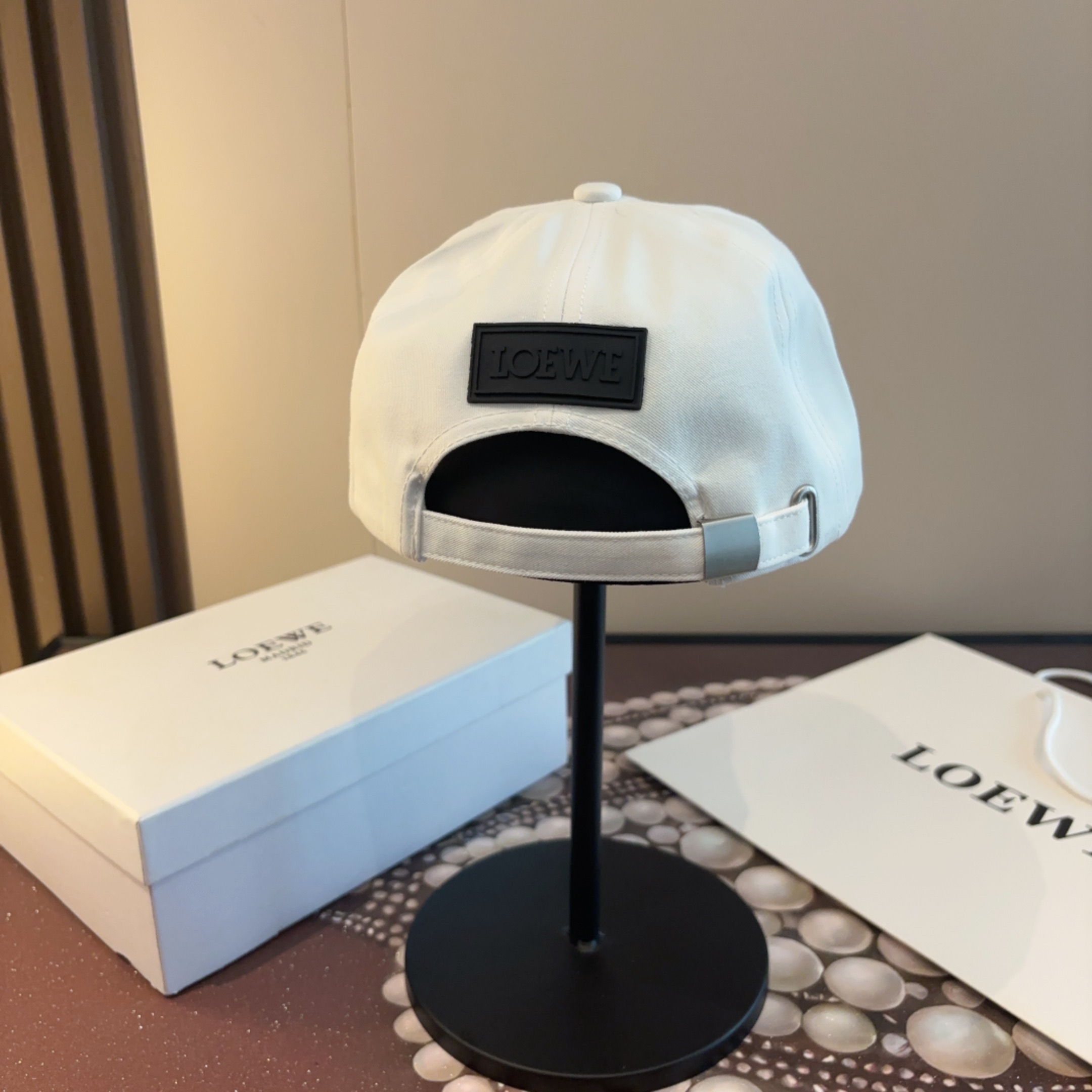 Loewe hat
