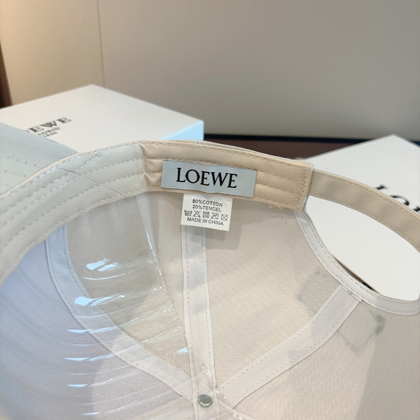 Loewe hat
