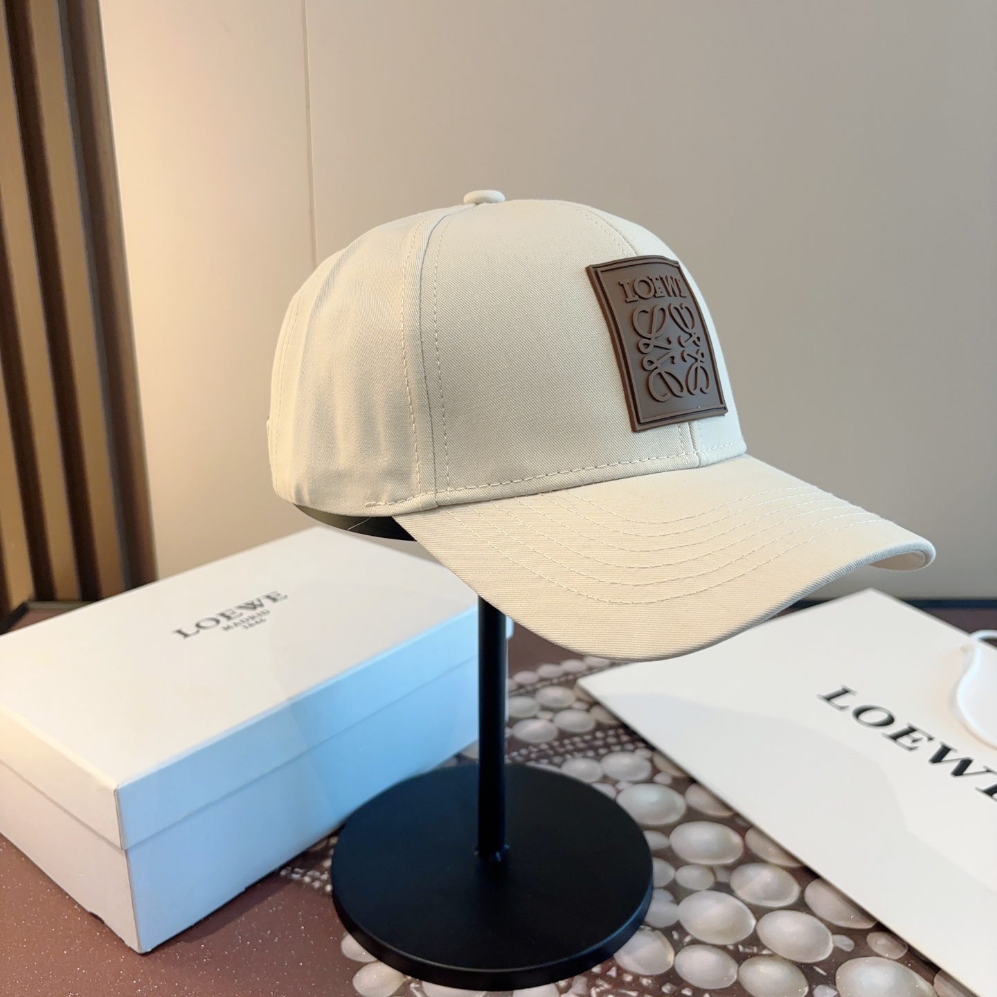 Loewe hat