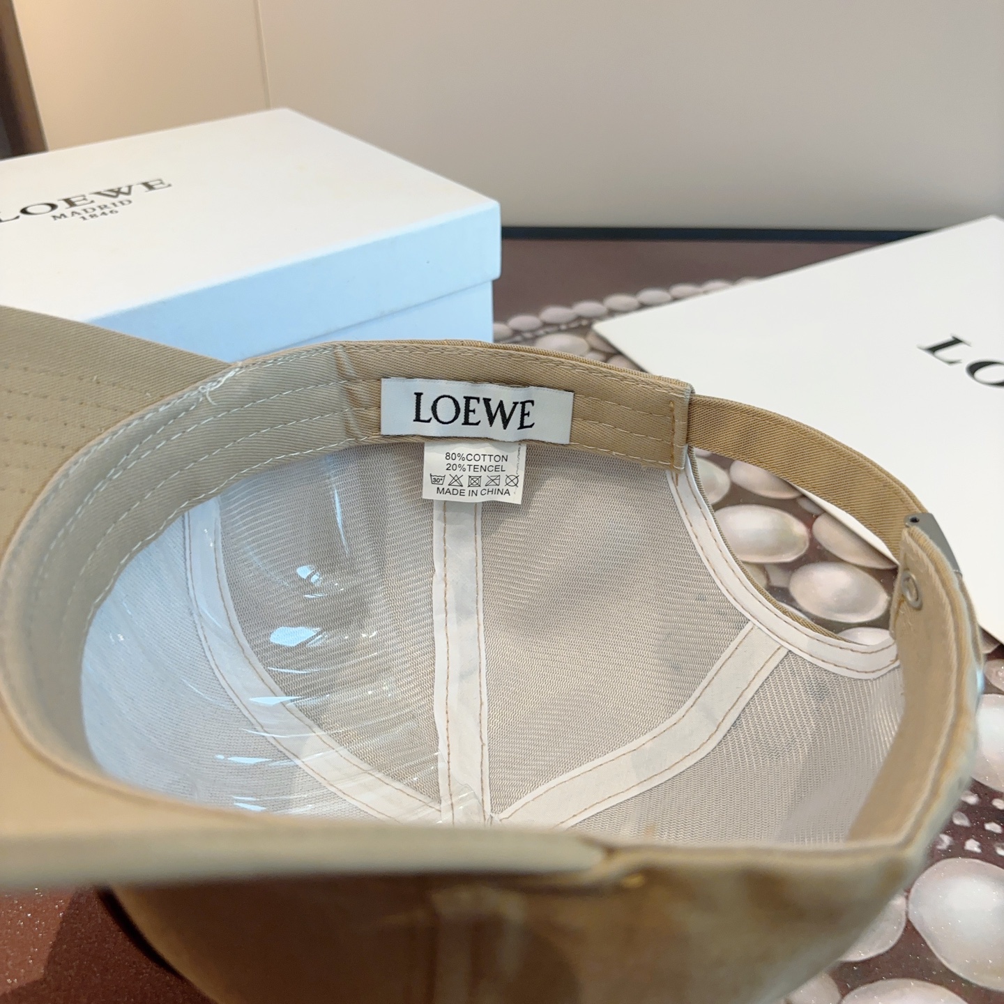 Loewe hat