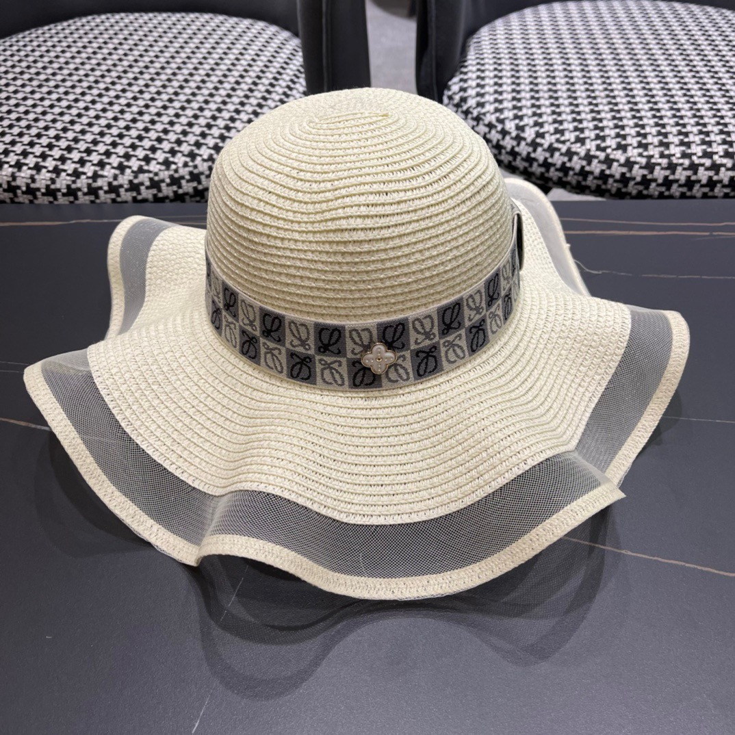 Loewe hat
