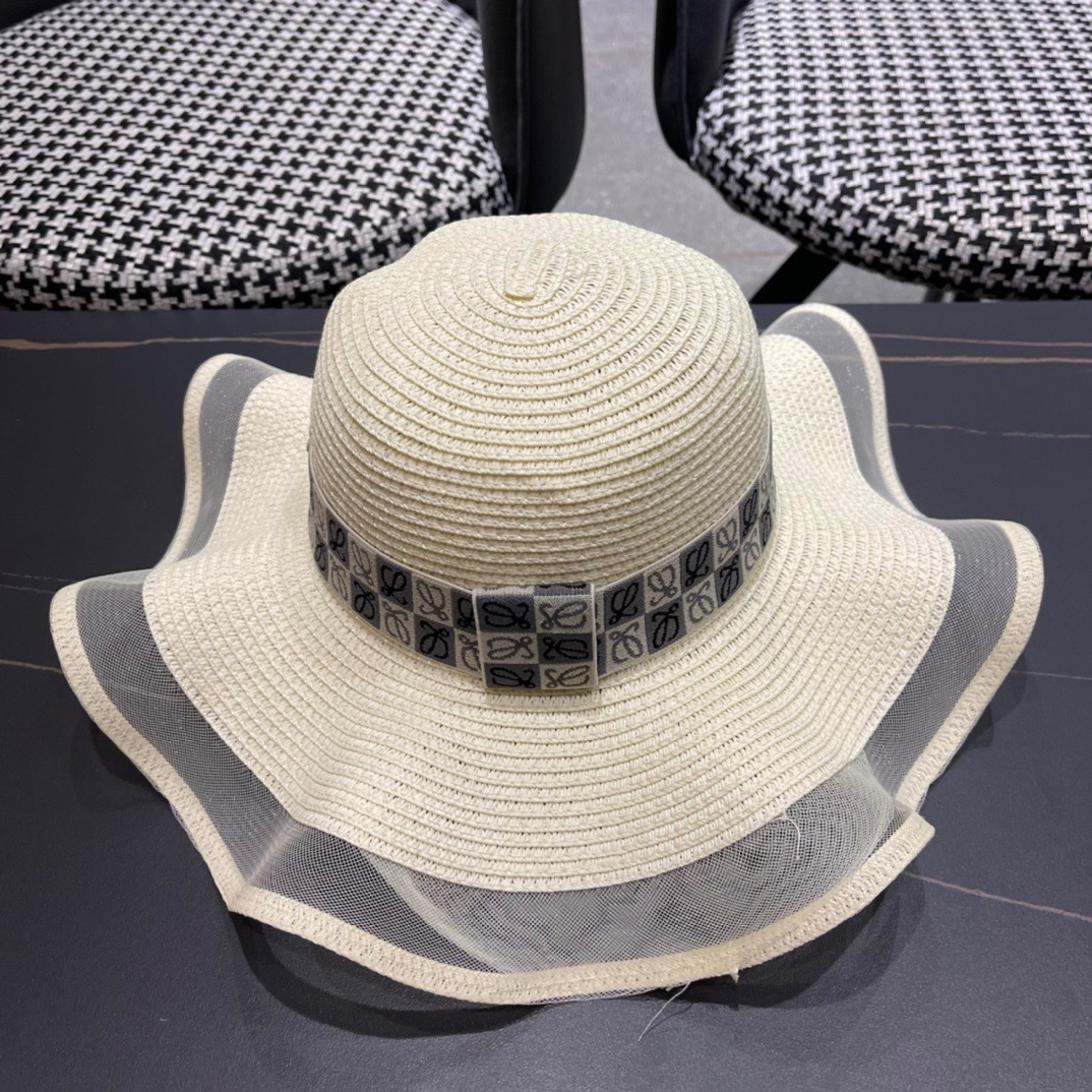 Loewe hat