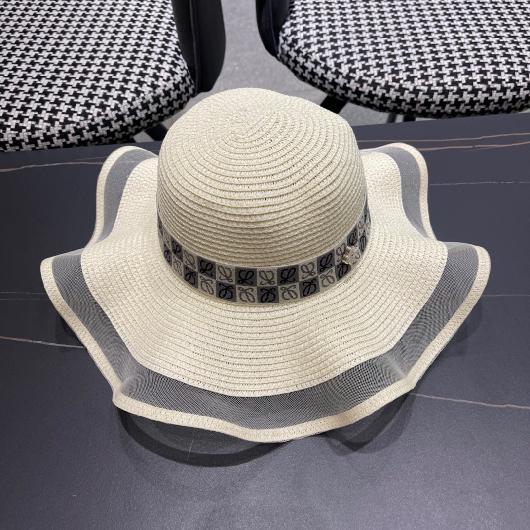 Loewe hat