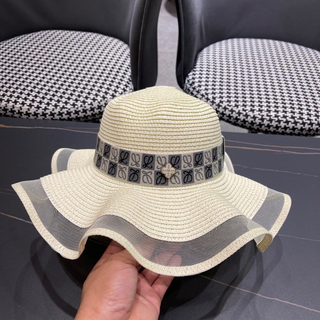 Loewe hat