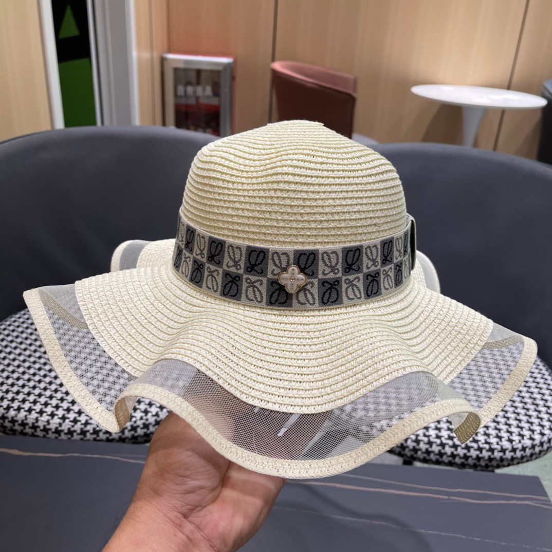 Loewe hat