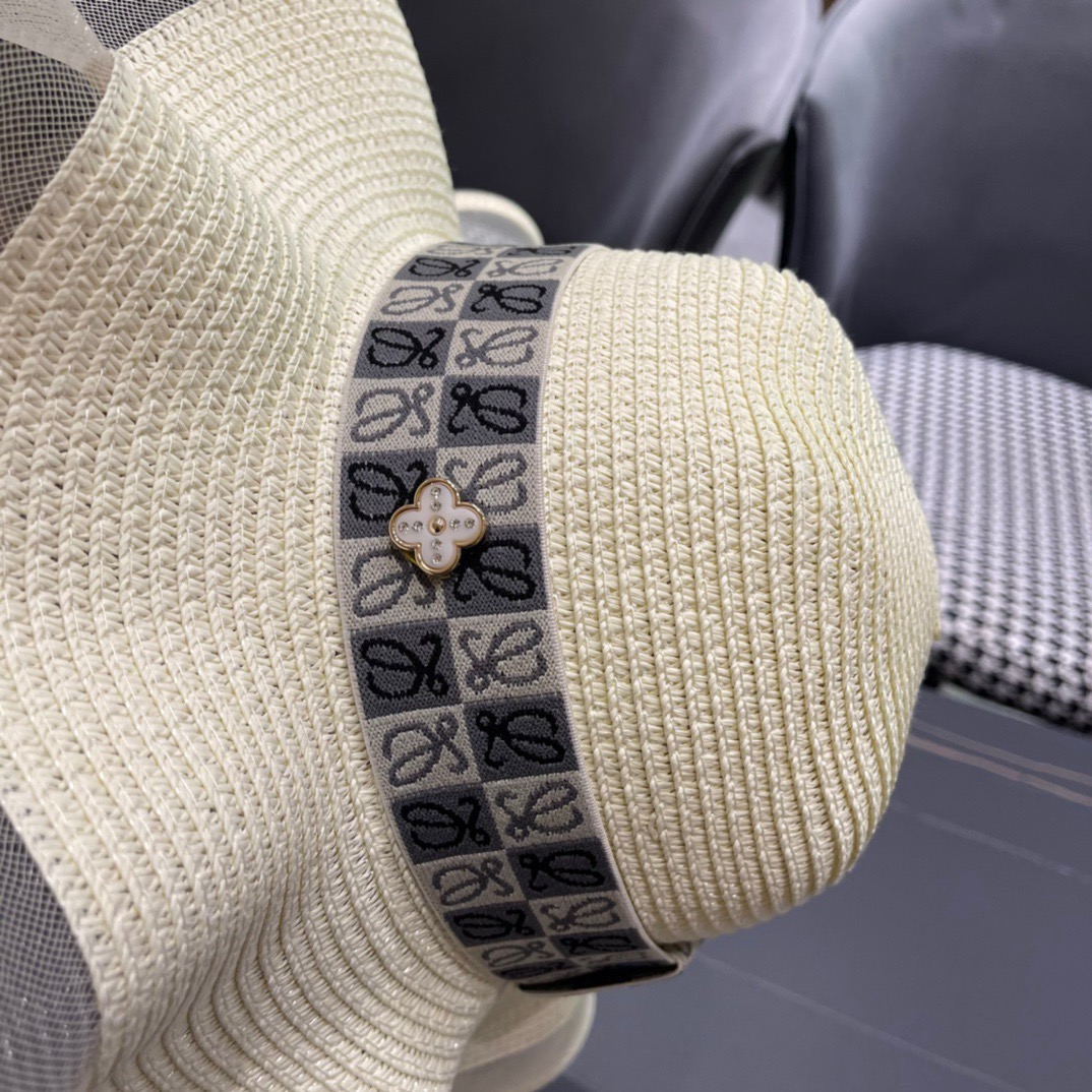 Loewe hat