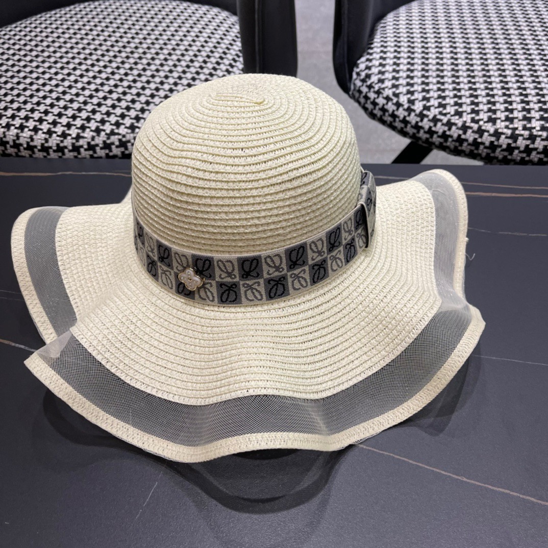 Loewe hat