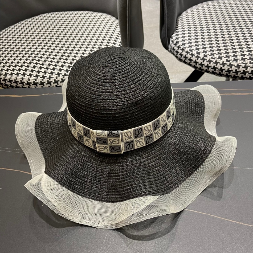 Loewe hat