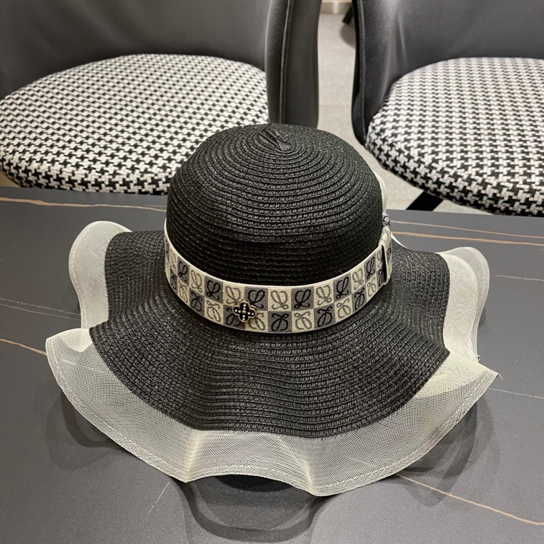Loewe hat