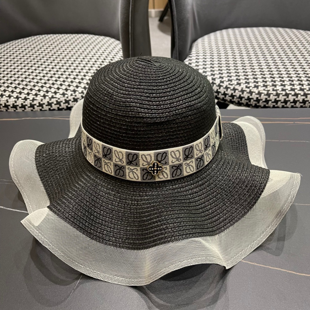 Loewe hat