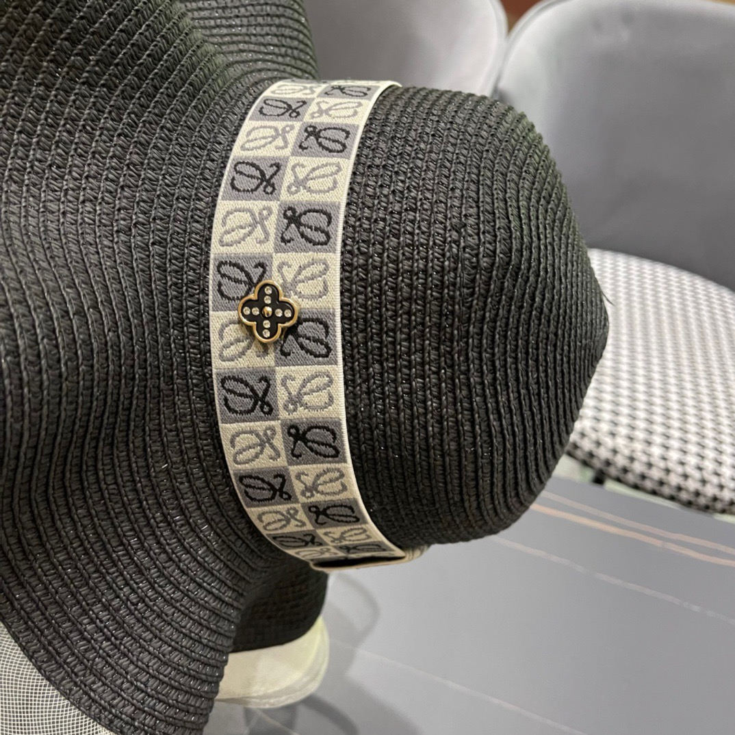 Loewe hat