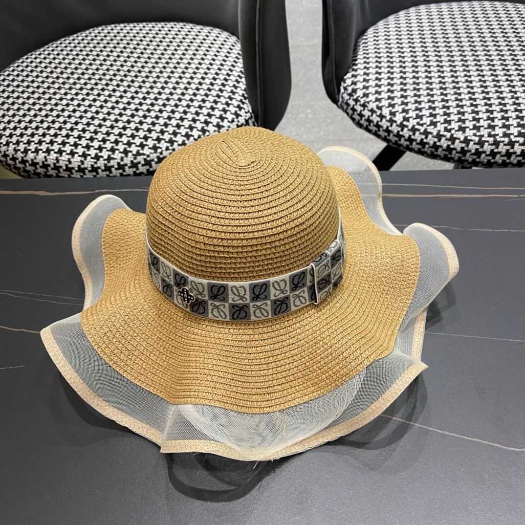 Loewe hat