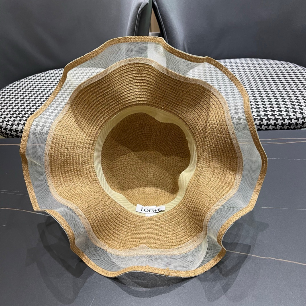 Loewe hat