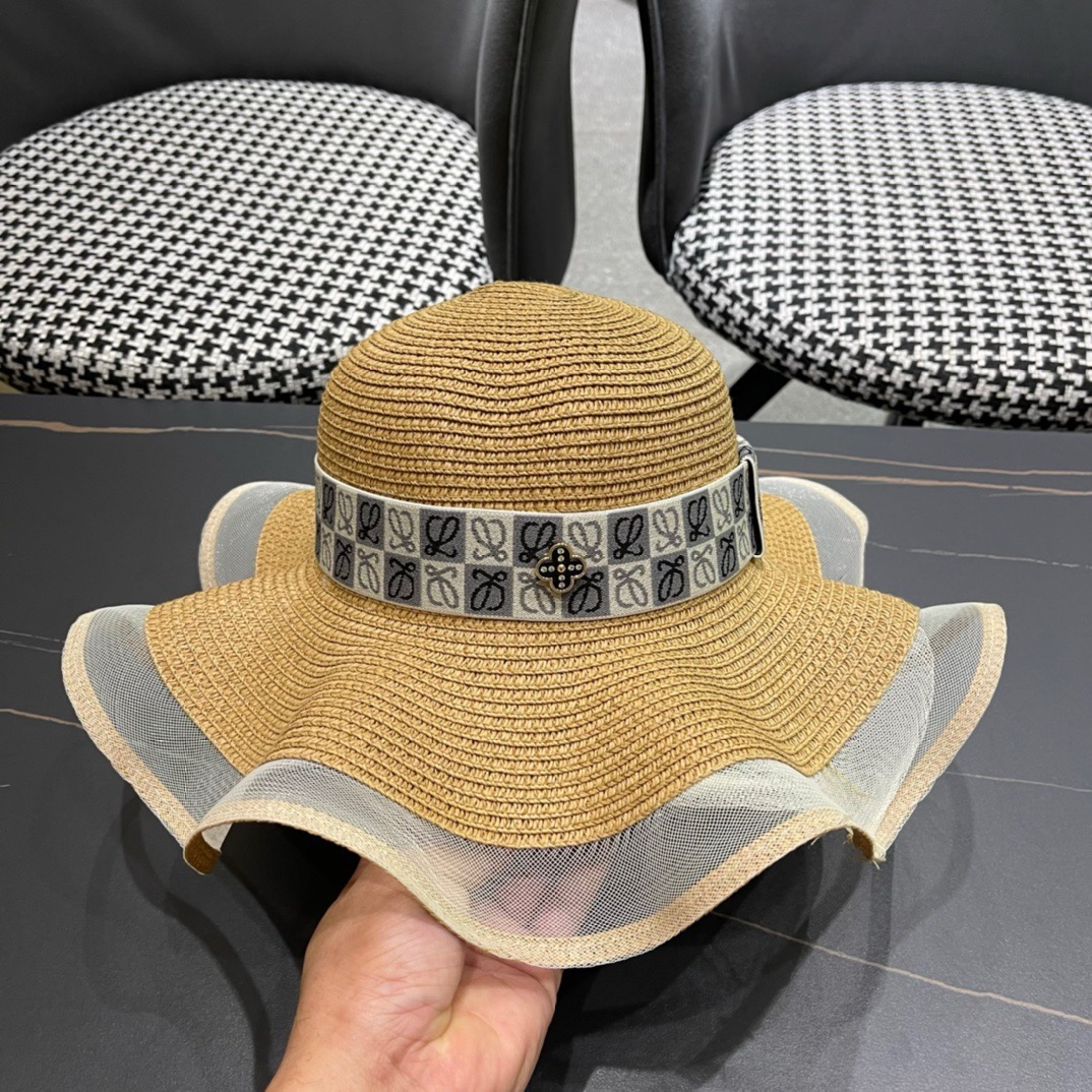 Loewe hat