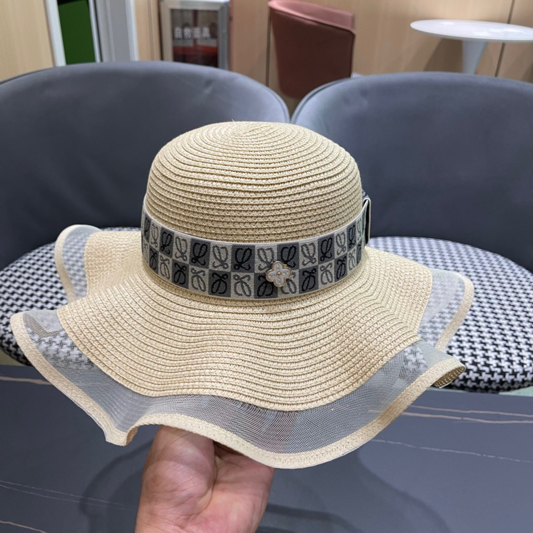Loewe hat