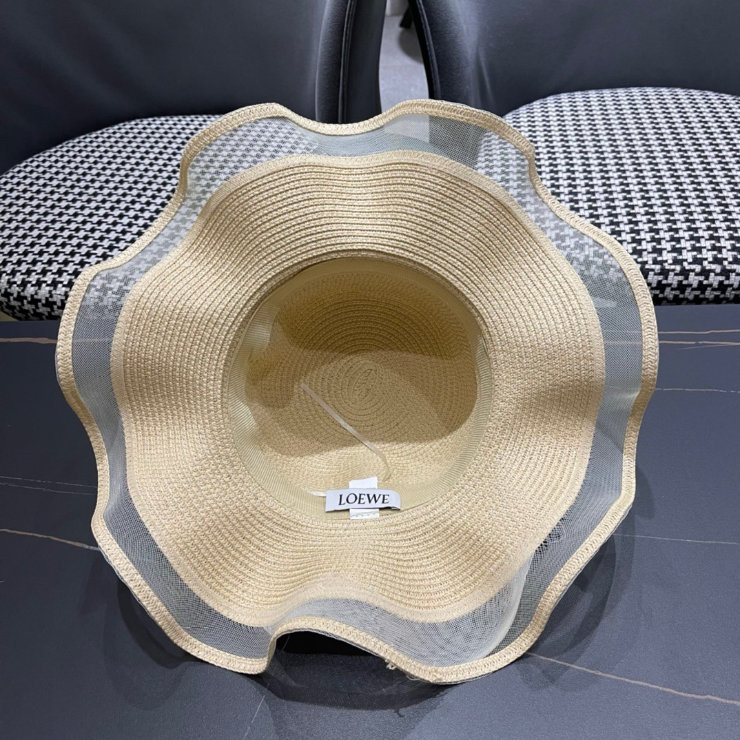 Loewe hat