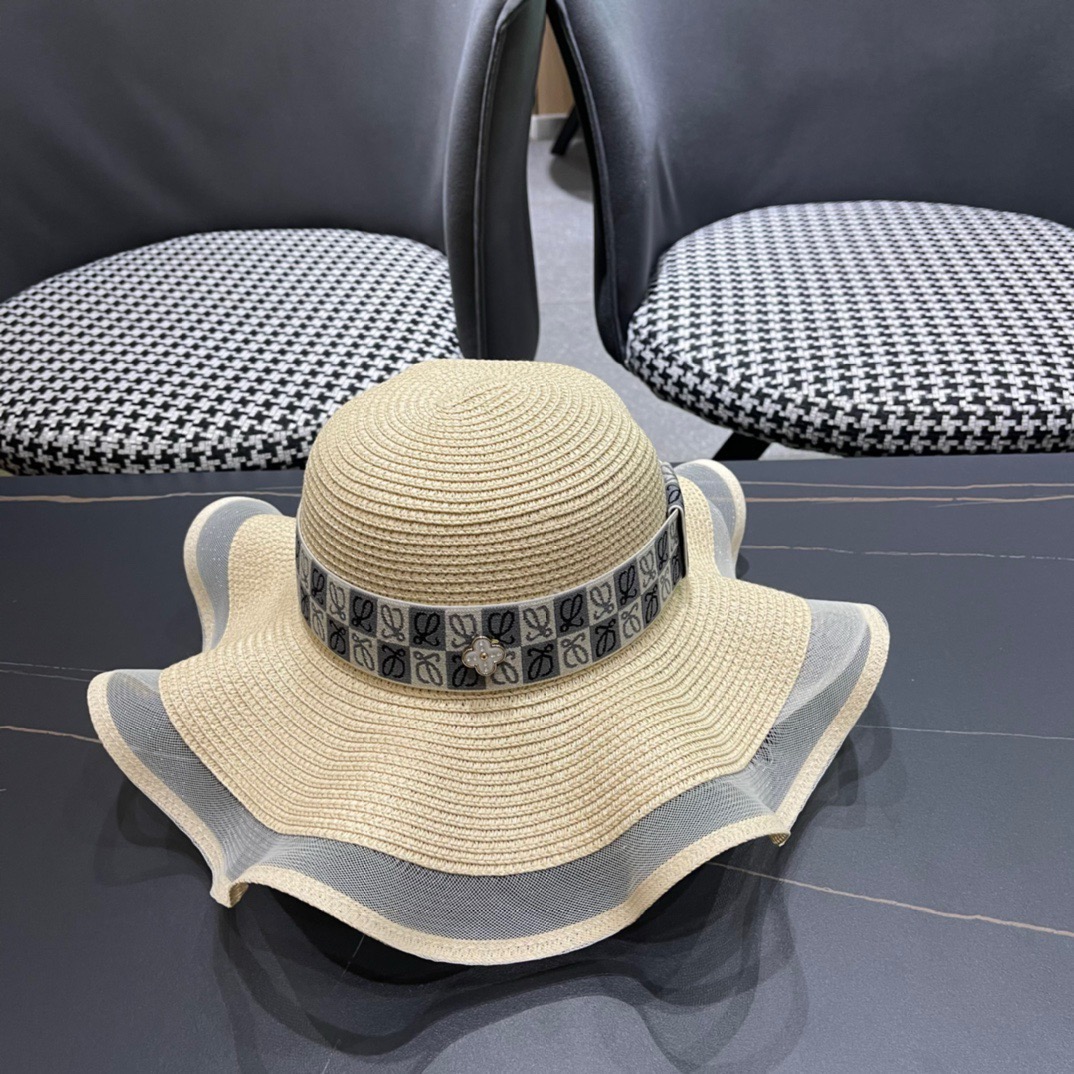 Loewe hat