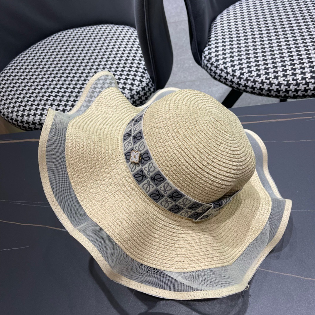 Loewe hat