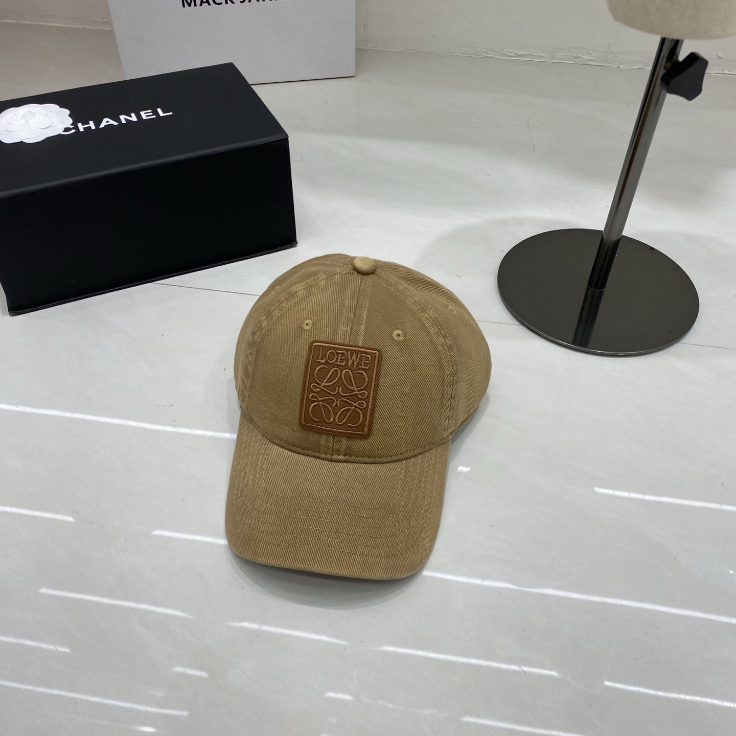 Loewe hat