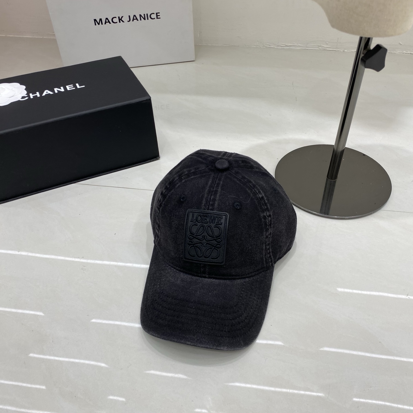 Loewe hat