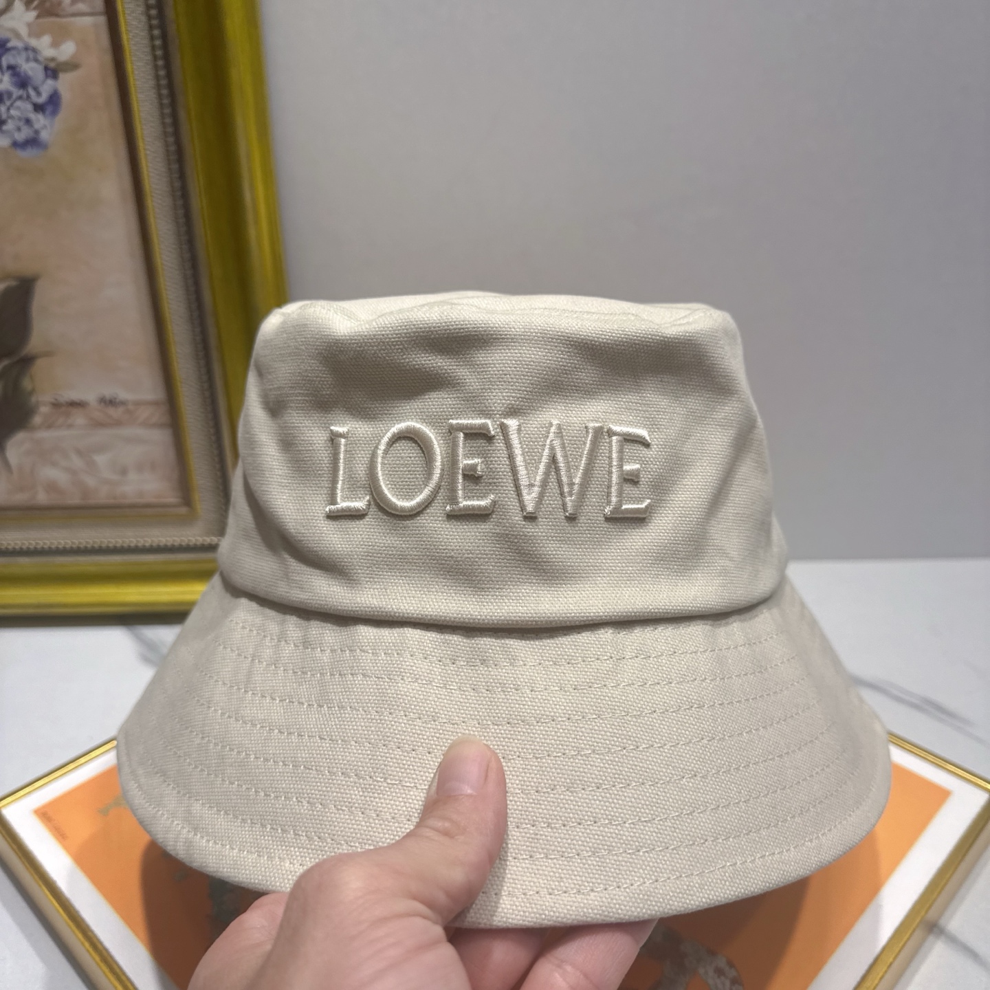 Loewe hat