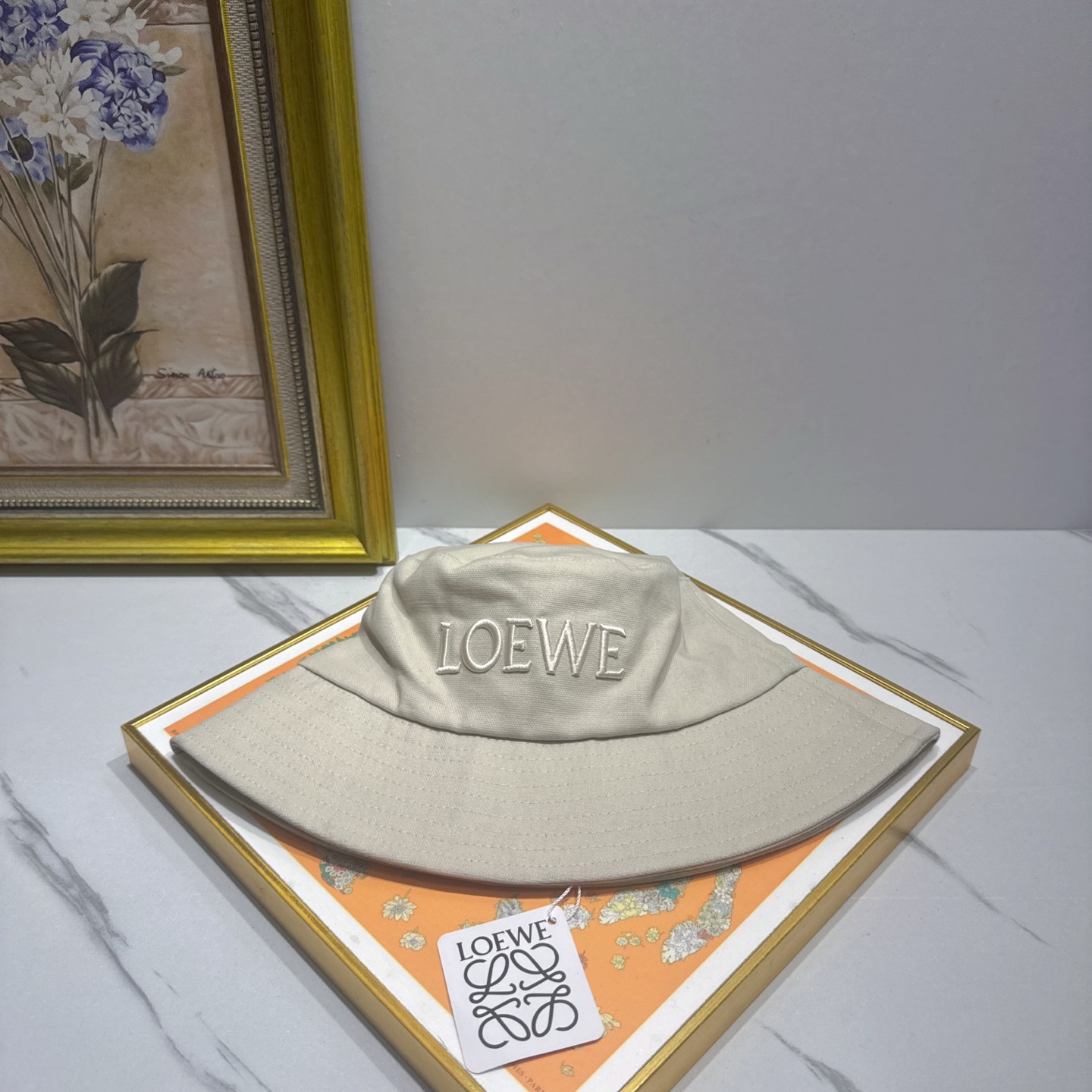 Loewe hat