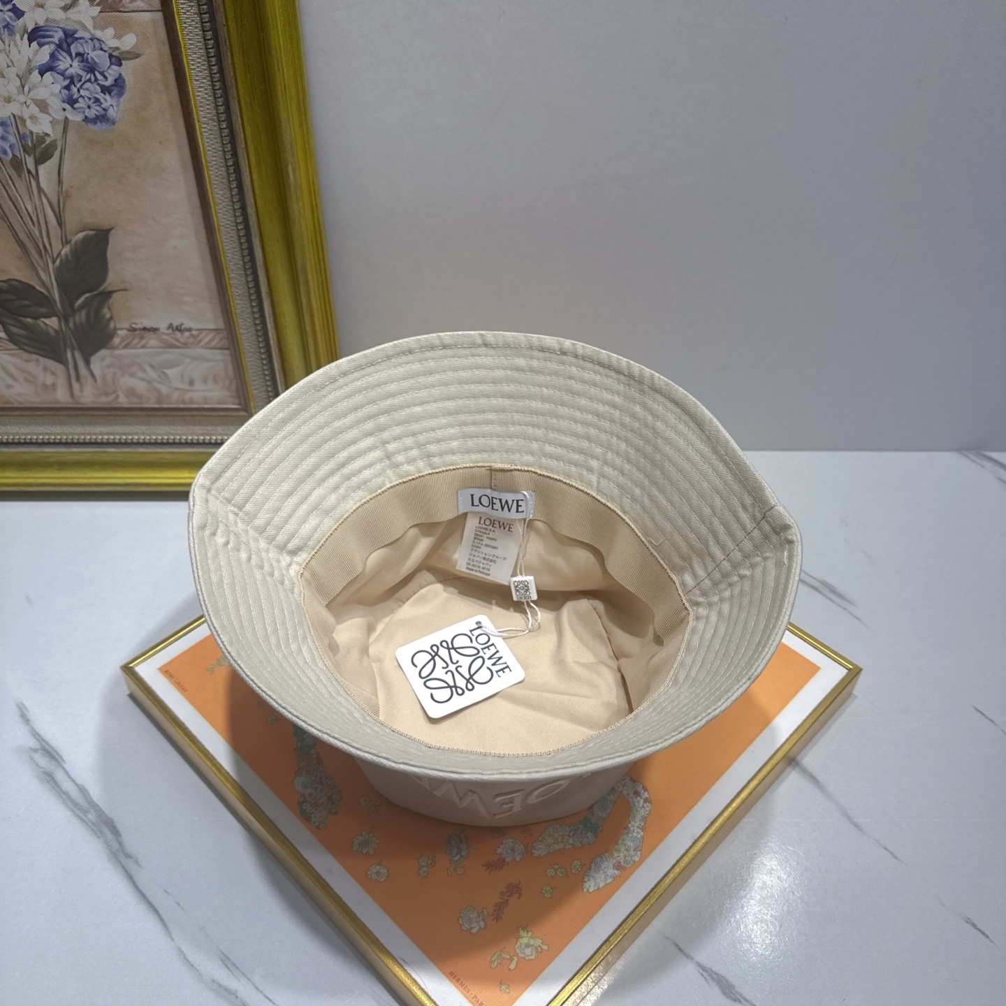Loewe hat
