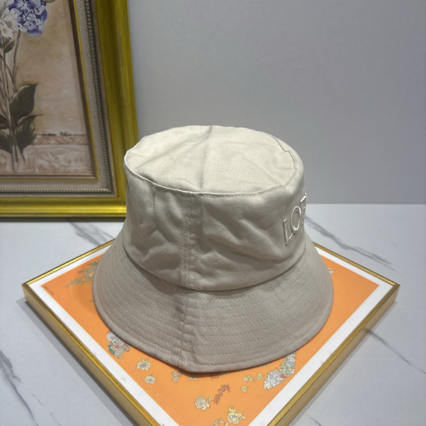 Loewe hat