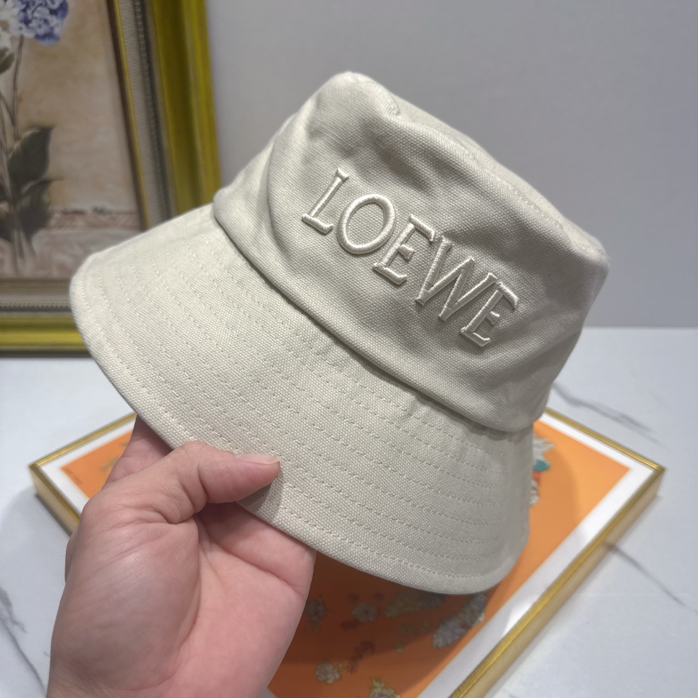Loewe hat