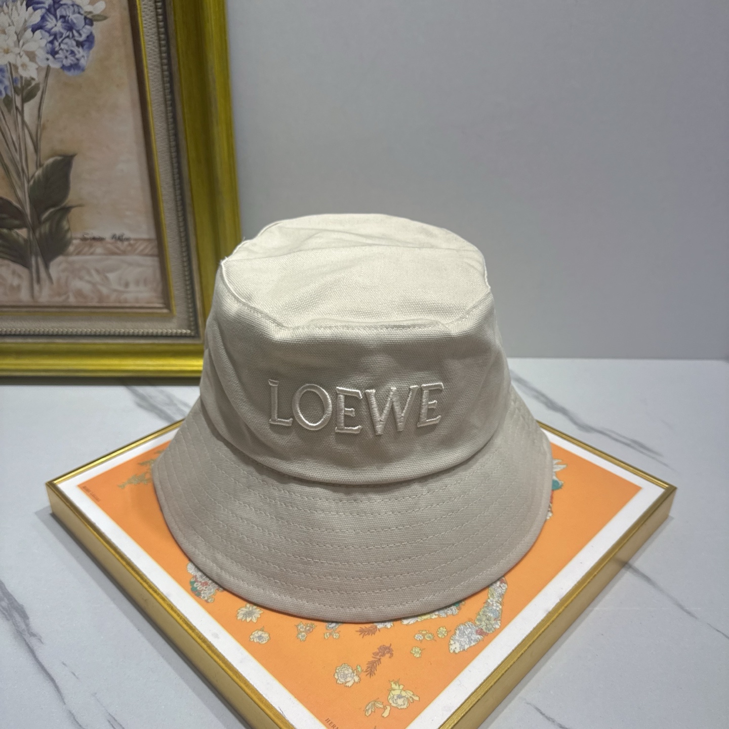 Loewe hat