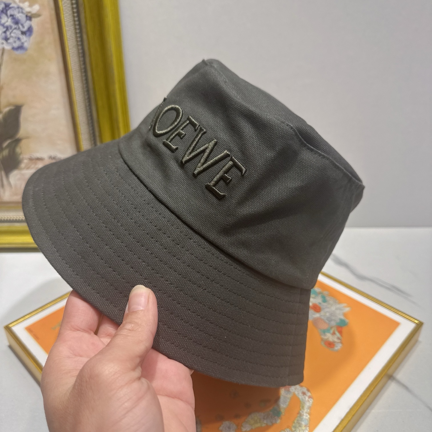 Loewe hat
